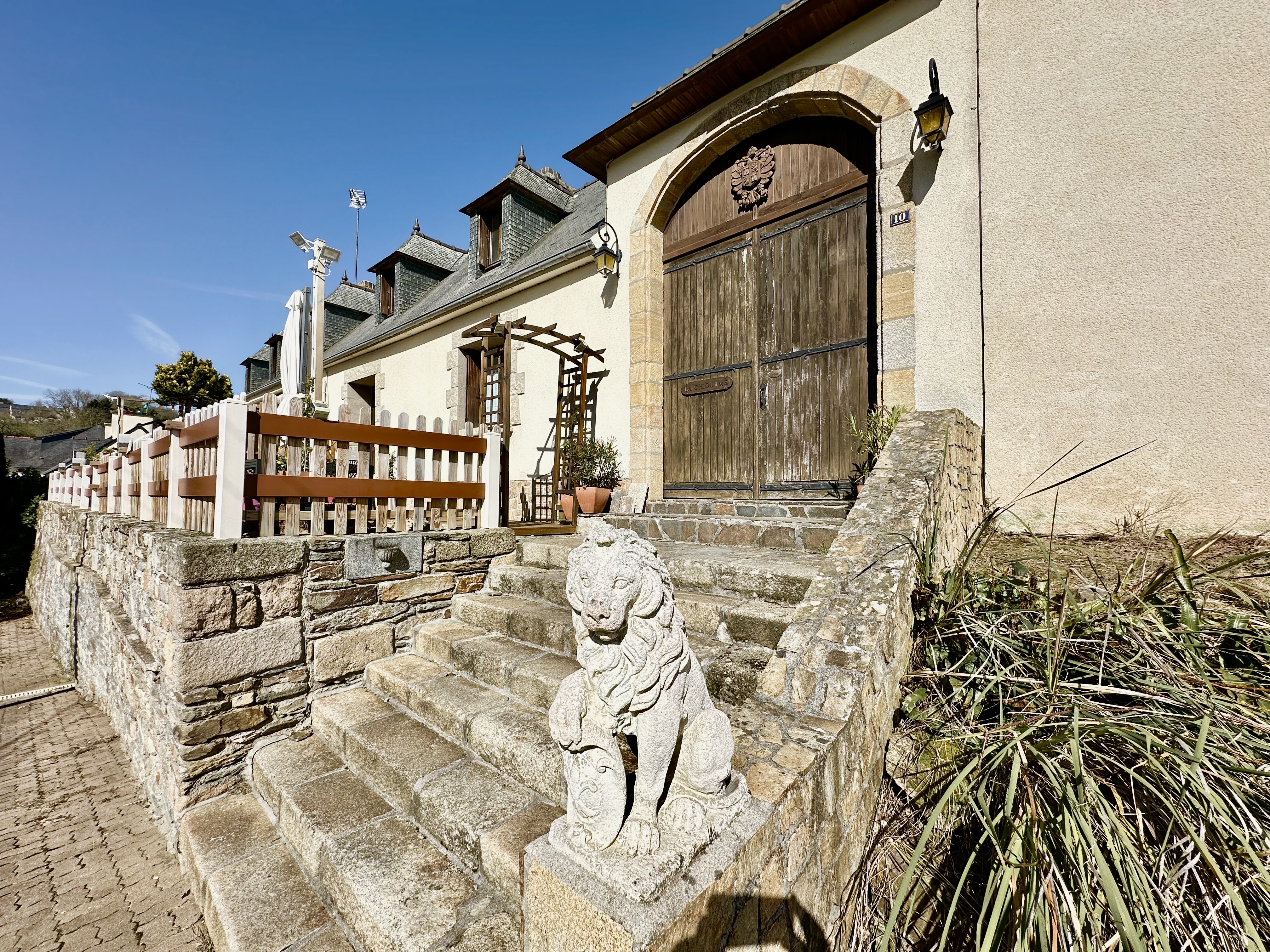 French property for sale in Lannion, Côtes-d'Armor - €1,257,600 - photo 