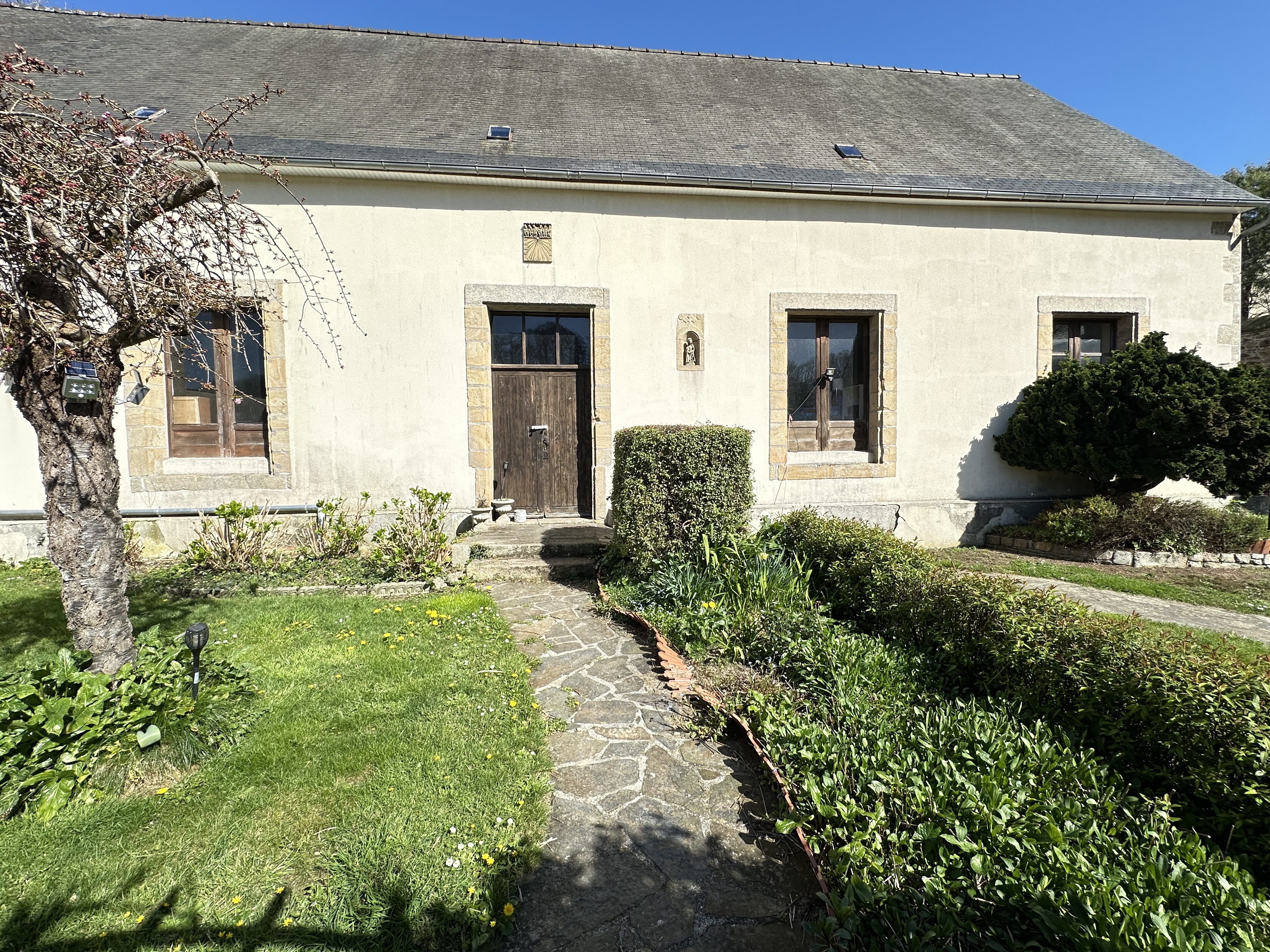 French property for sale in Lannion, Côtes-d'Armor - €1,257,600 - photo 