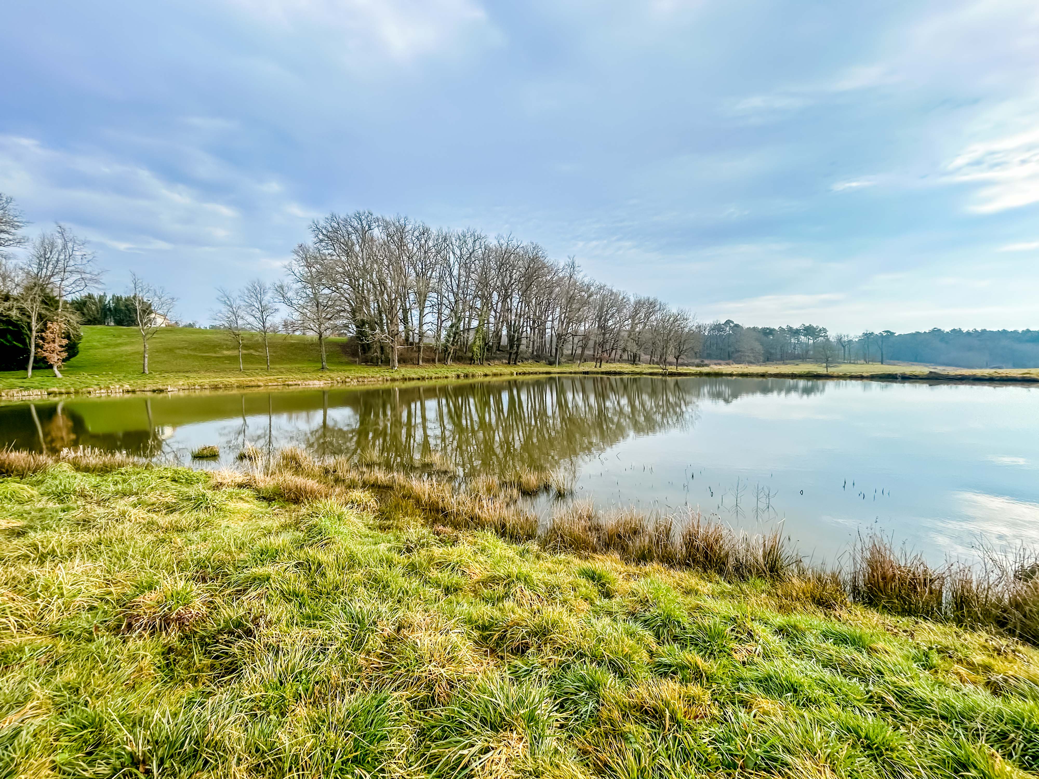 Saint-andré-de-double : Pond with non-buildable land of approximately à Saint-André-de-Double
