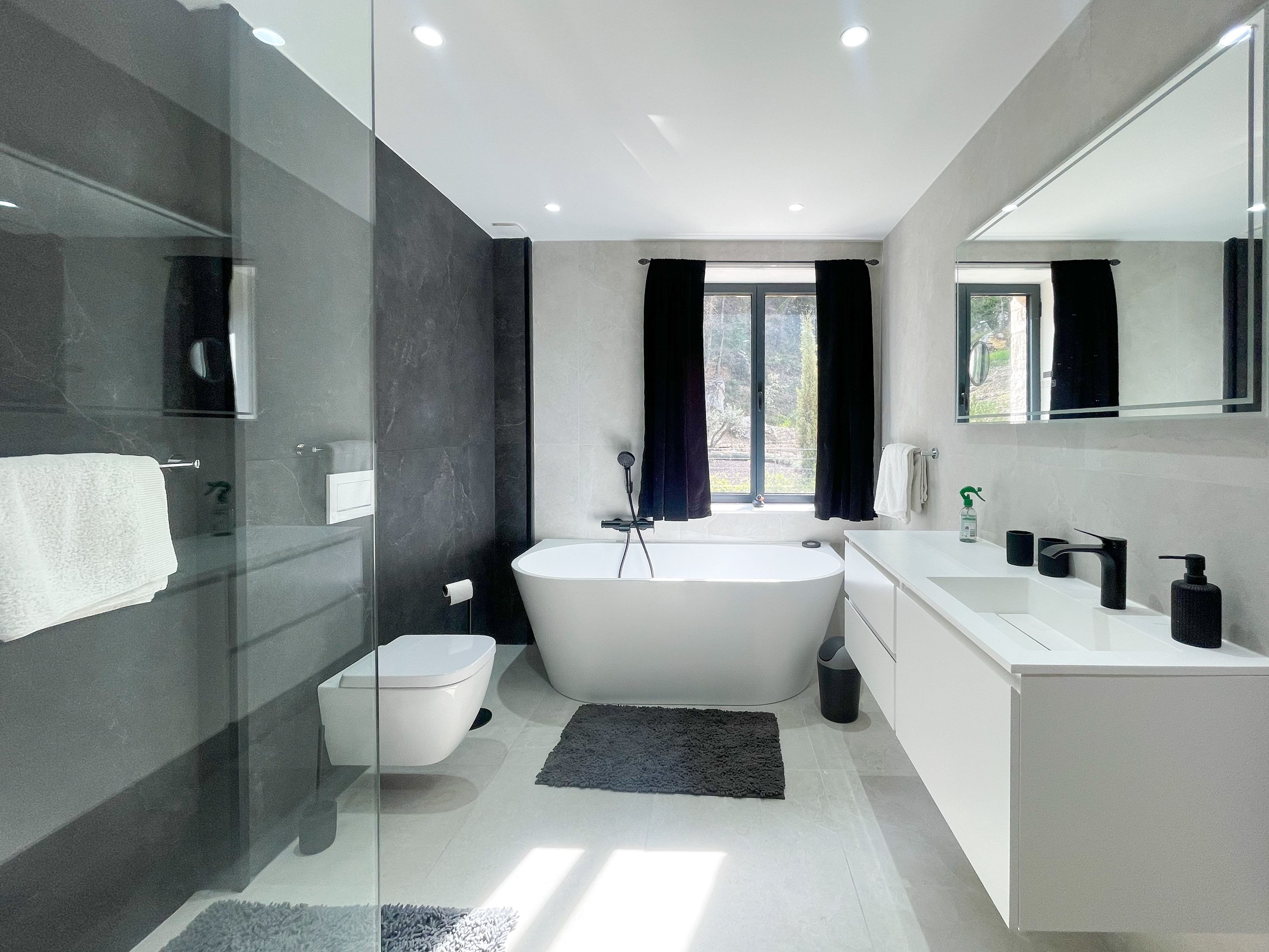 French property for sale in Tourrettes, Var - €2,150,000 - photo 