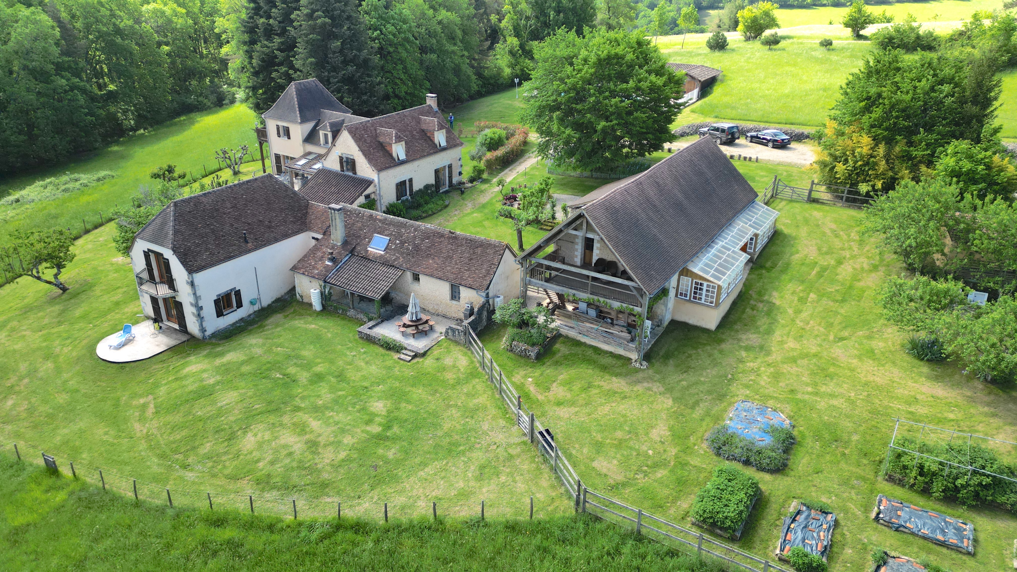 French property for sale in Rouffignac-Saint-Cernin-de-Reilhac, Dordogne - €787,500 - photo 
