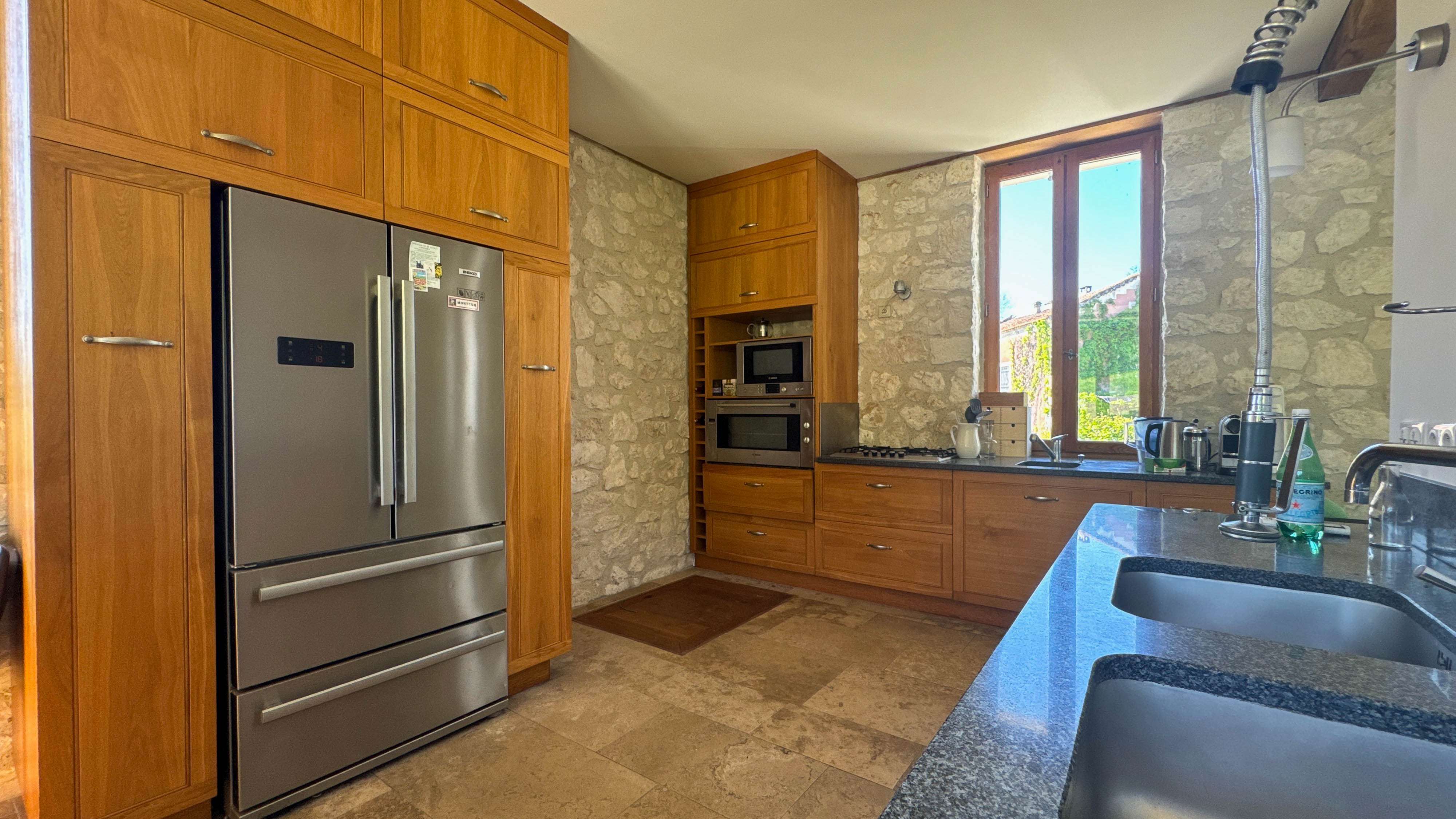 Propriété en France à vendre à Montcuq-en-Quercy-Blanc, Lot - €545 000 - photo 