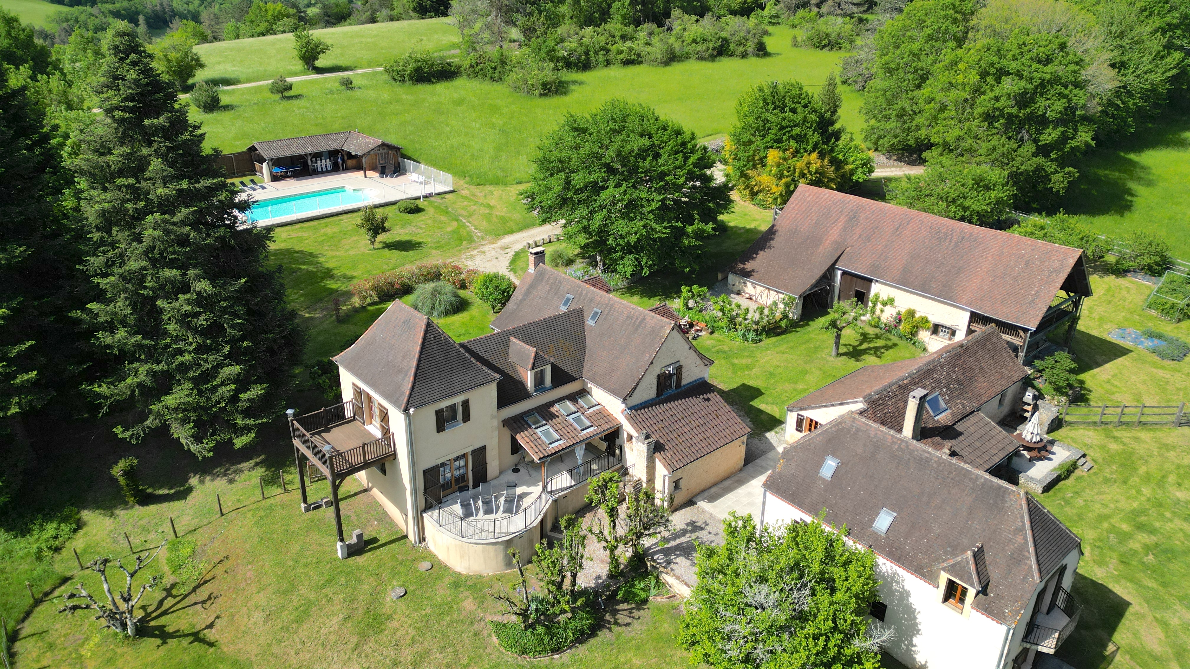 French property for sale in Rouffignac-Saint-Cernin-de-Reilhac, Dordogne - €787,500 - photo 