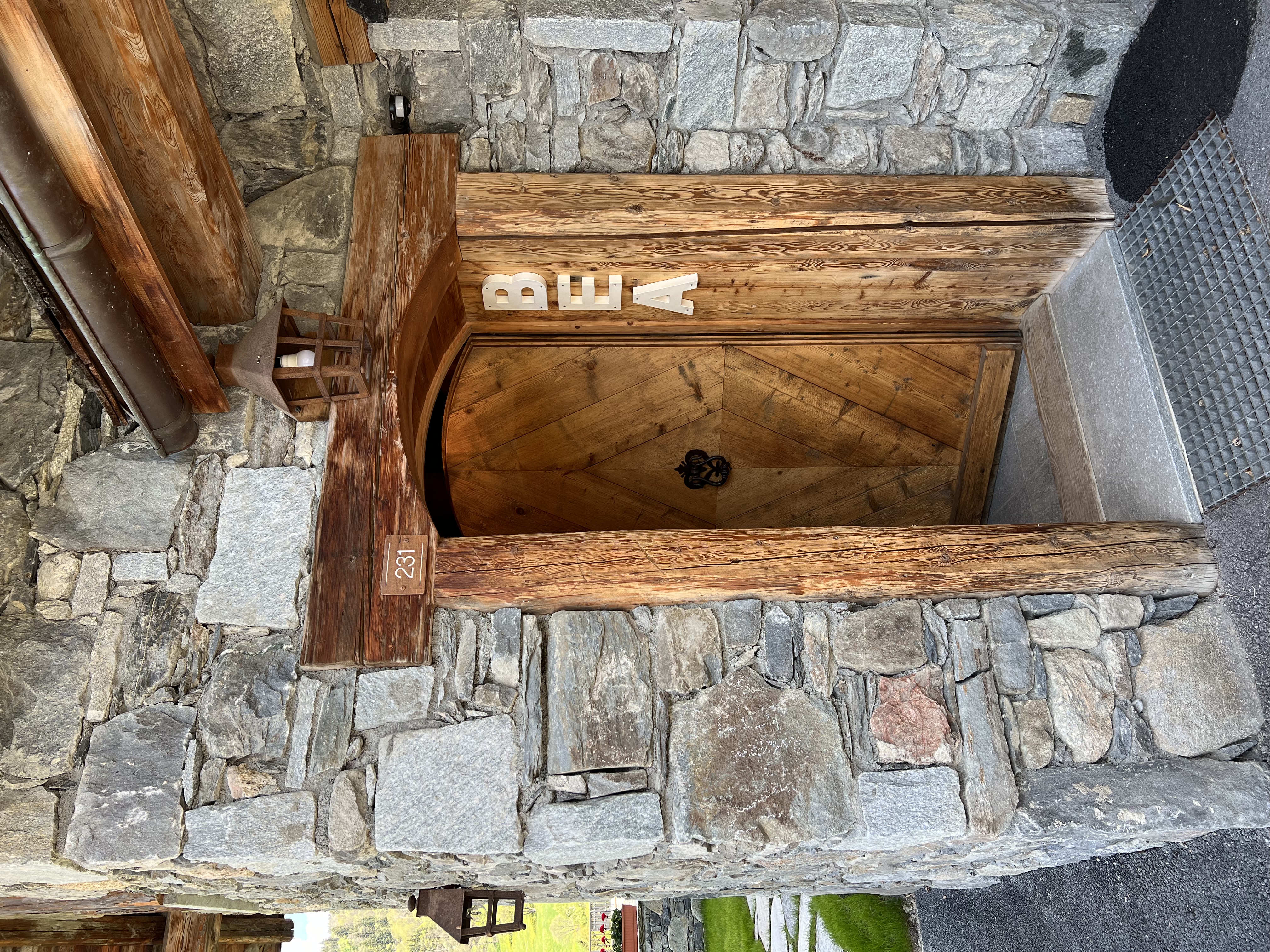 Propriété en France à vendre à MERIBEL LES ALLUES, Savoie - €4 050 000 - photo 