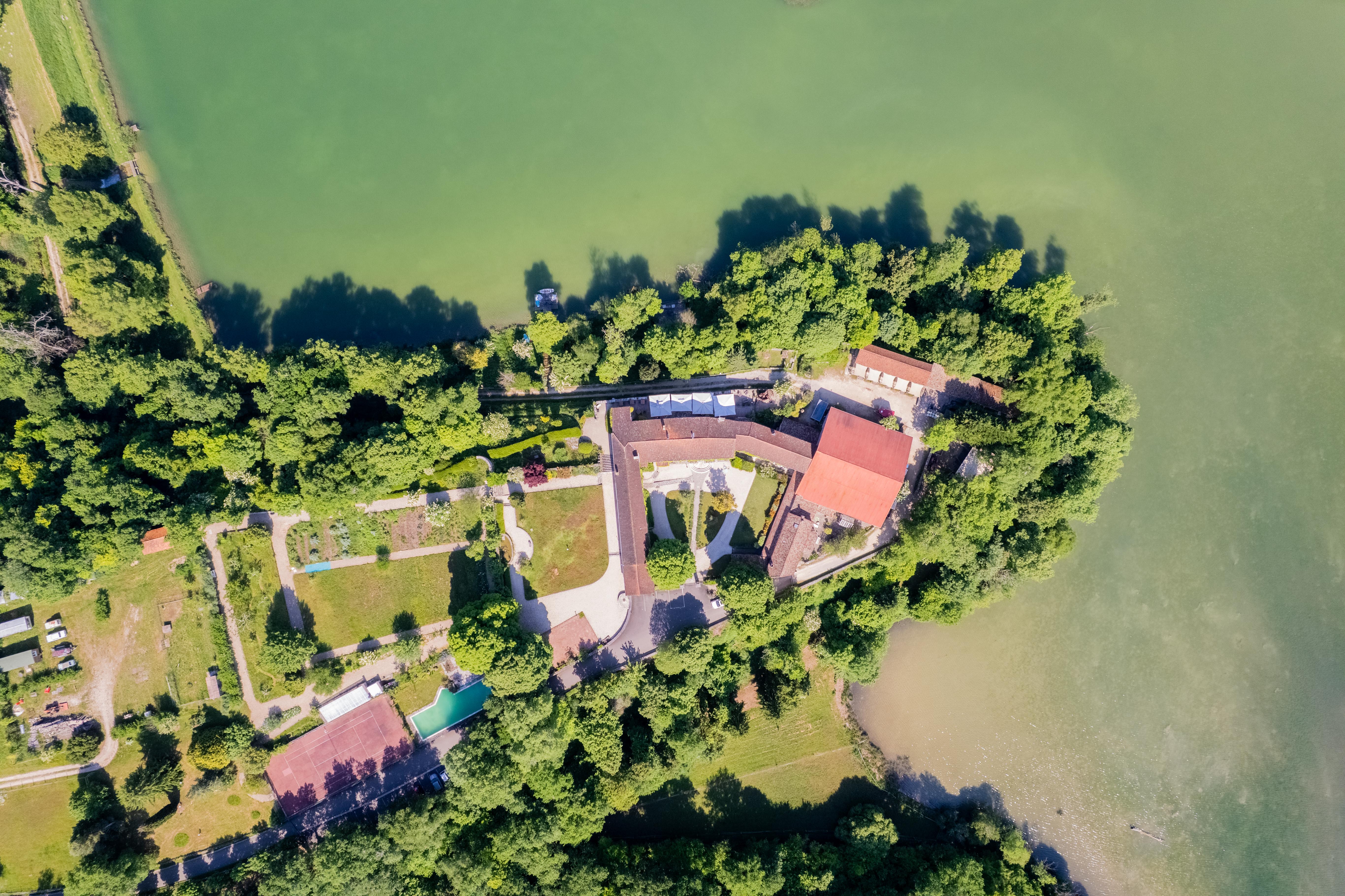 Propriété en France à vendre à Angoulême, Charente - €3 150 000 - photo 