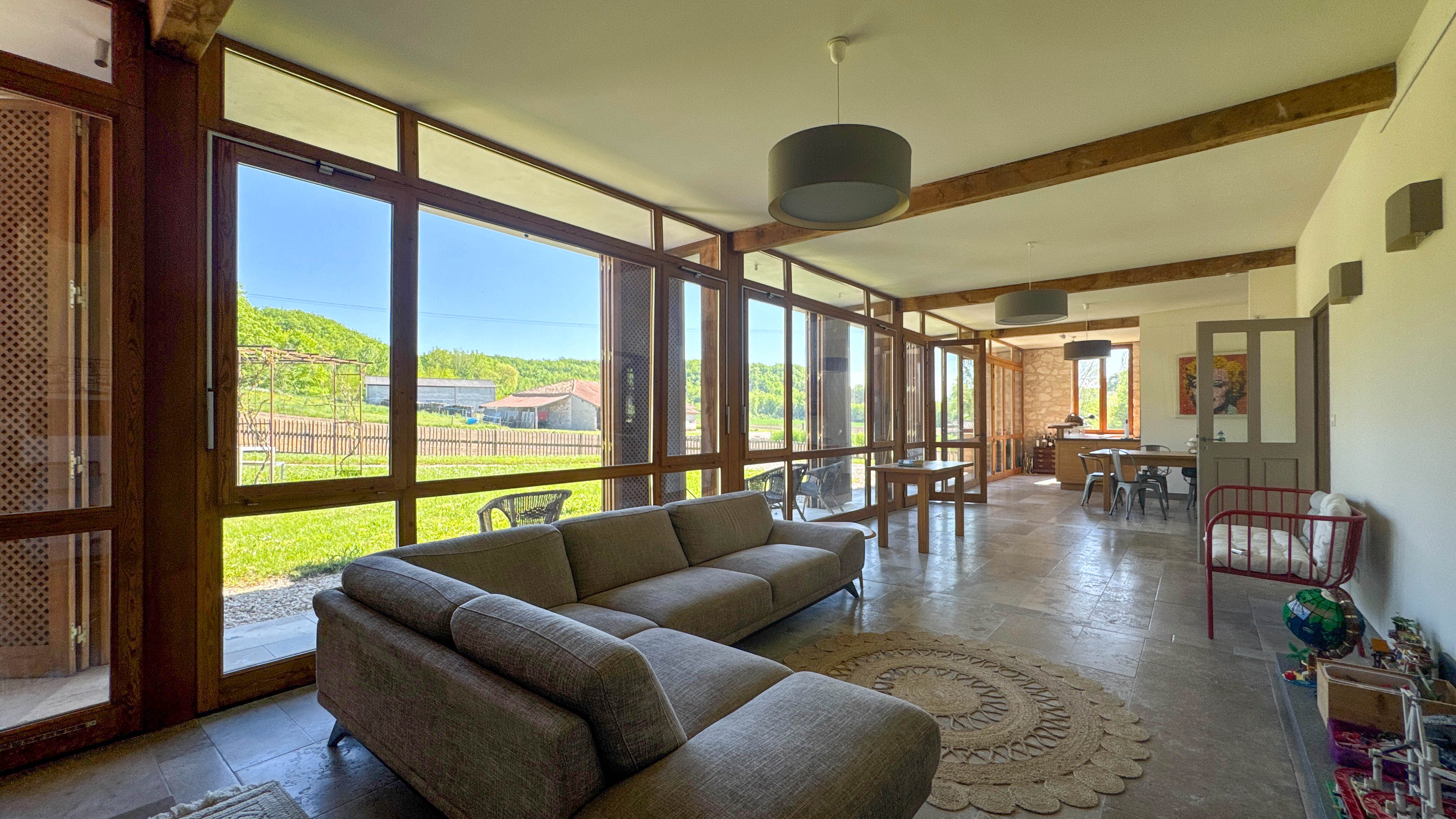 Propriété en France à vendre à Montcuq-en-Quercy-Blanc, Lot - €545 000 - photo 