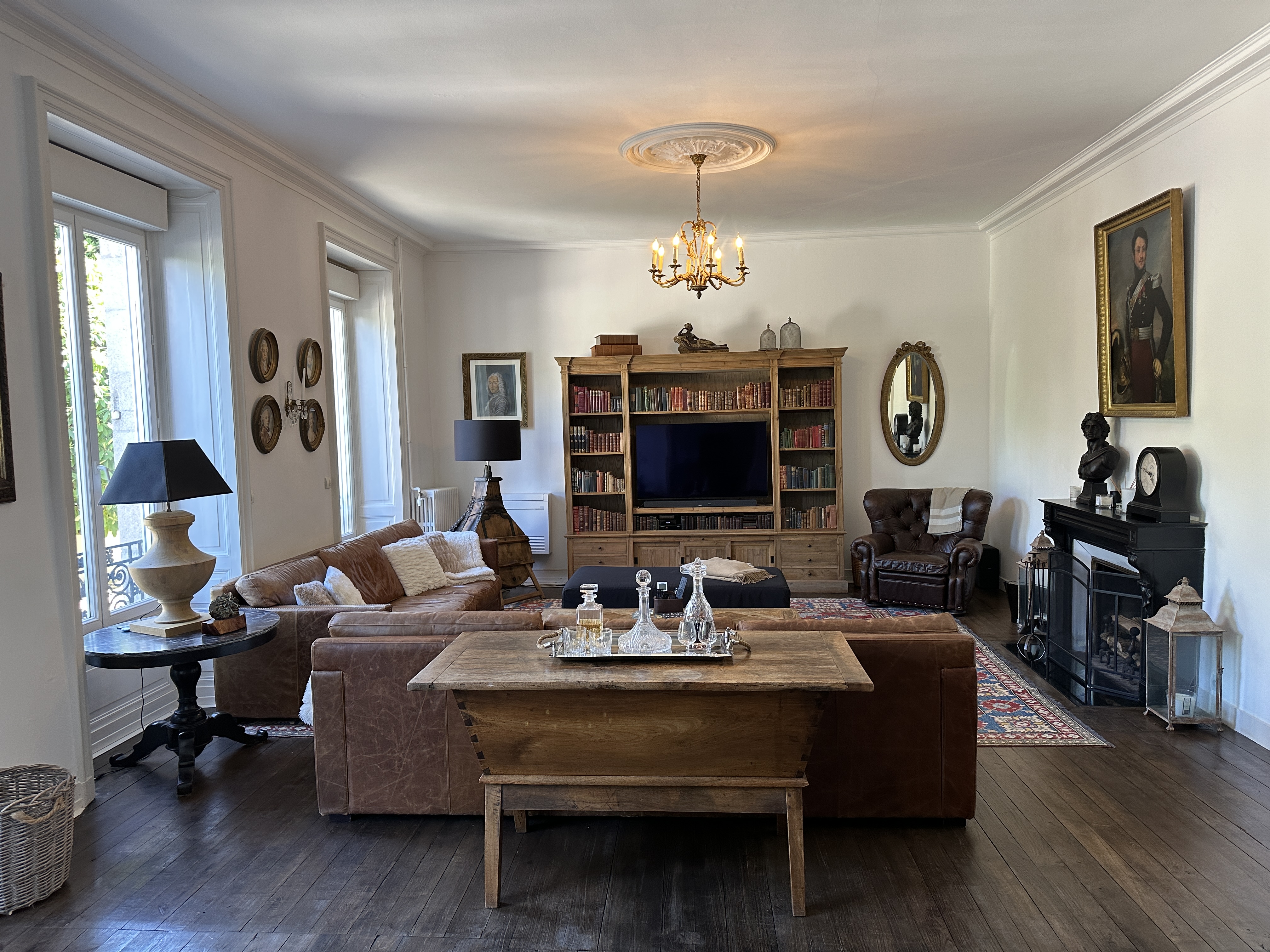 Propriété en France à vendre à Châlus, Haute-Vienne - &#8364;975 000 - photo 