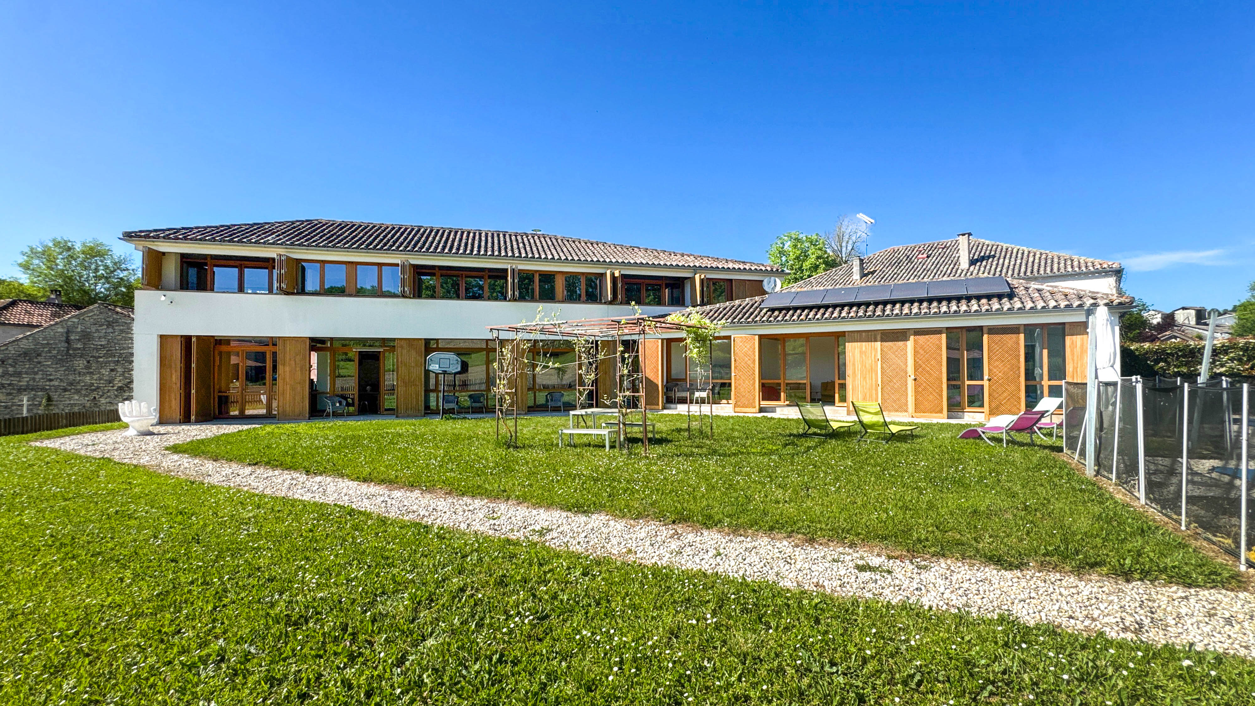 Propriété en France à vendre à Montcuq-en-Quercy-Blanc, Lot - €545 000 - photo 