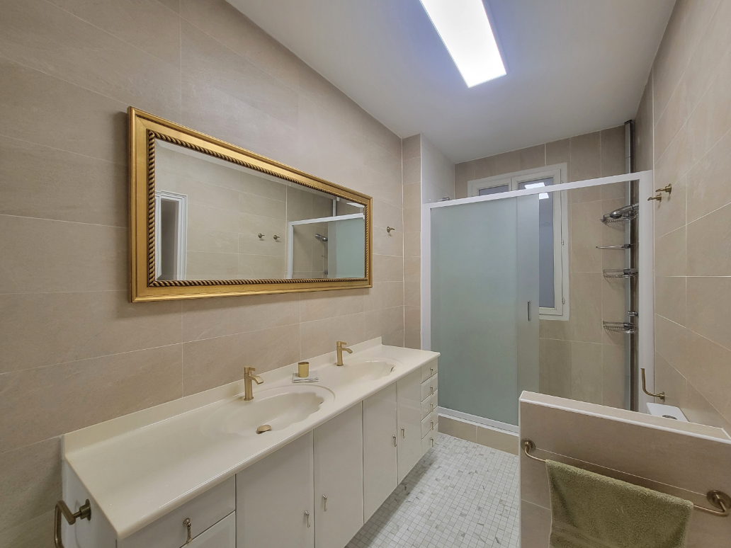 French property for sale in Paris, Paris - €2,394,000 - photo 