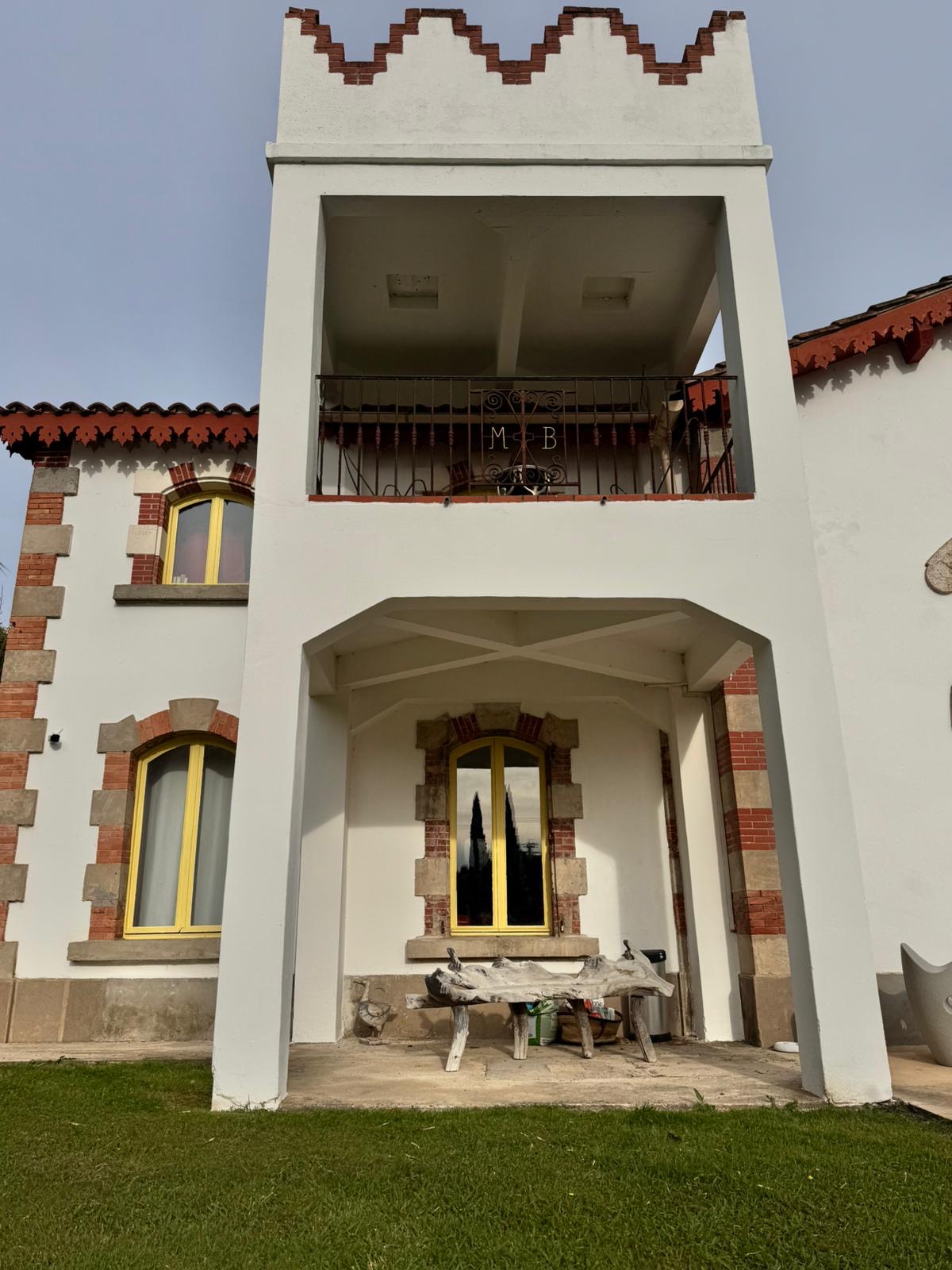 French property for sale in Arles, Bouches-du-Rhône - €1,390,000 - photo 