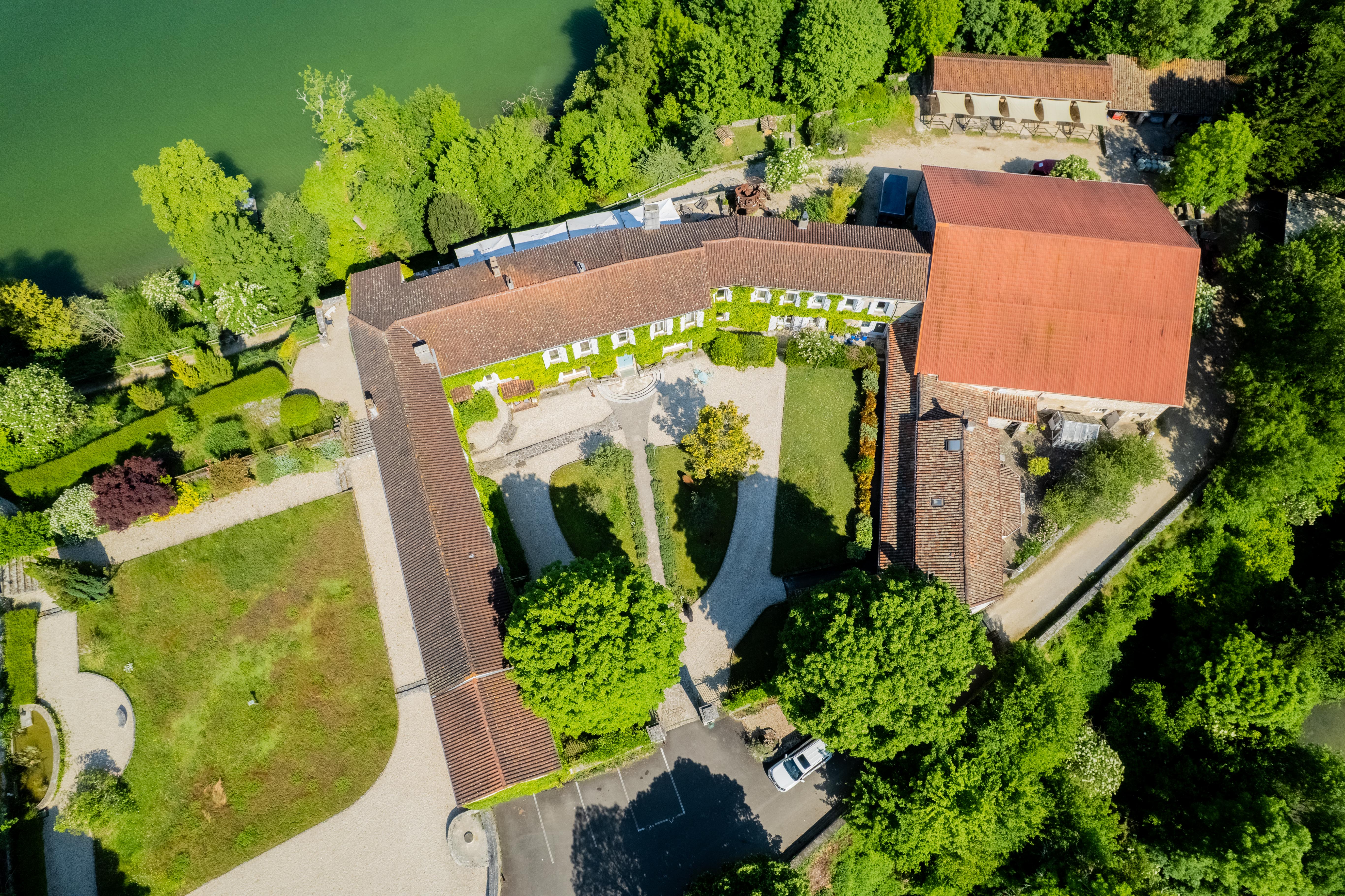 Propriété en France à vendre à Angoulême, Charente - €3 150 000 - photo 