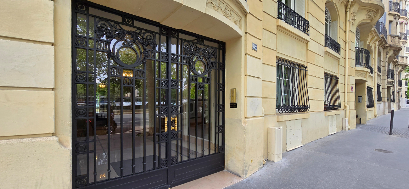 French property for sale in Paris, Paris - €2,394,000 - photo 