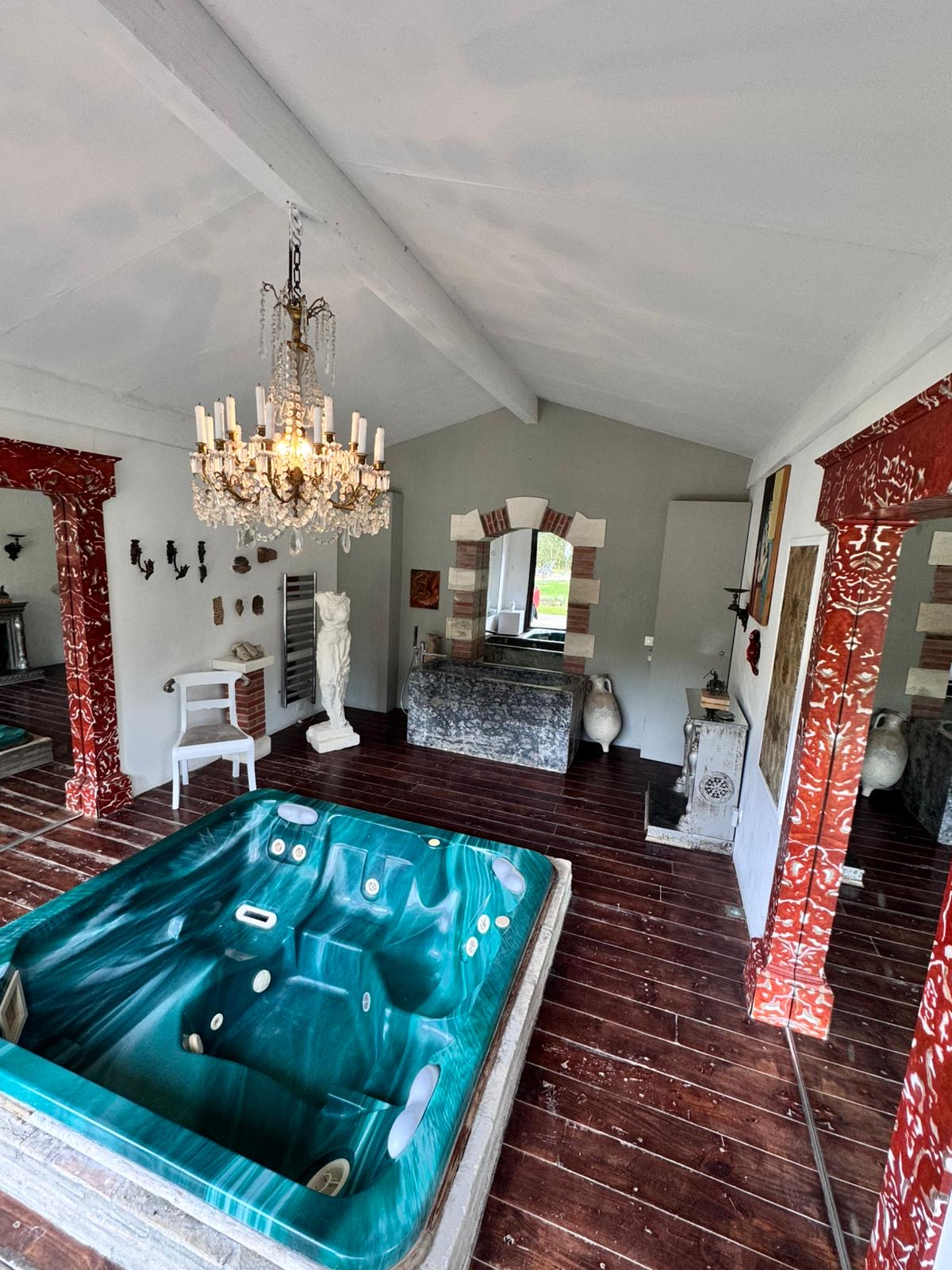 French property for sale in Arles, Bouches-du-Rhône - €1,390,000 - photo 