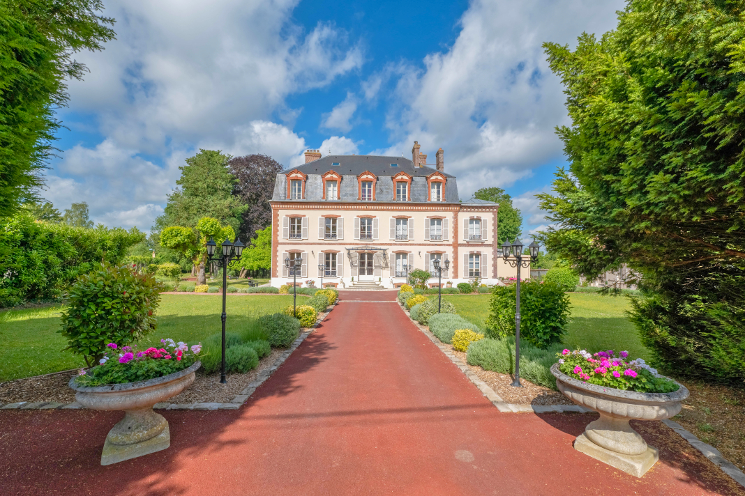 Propriété en France à vendre à Coulommiers, Seine-et-Marne - &#8364;2 450 000 - photo 