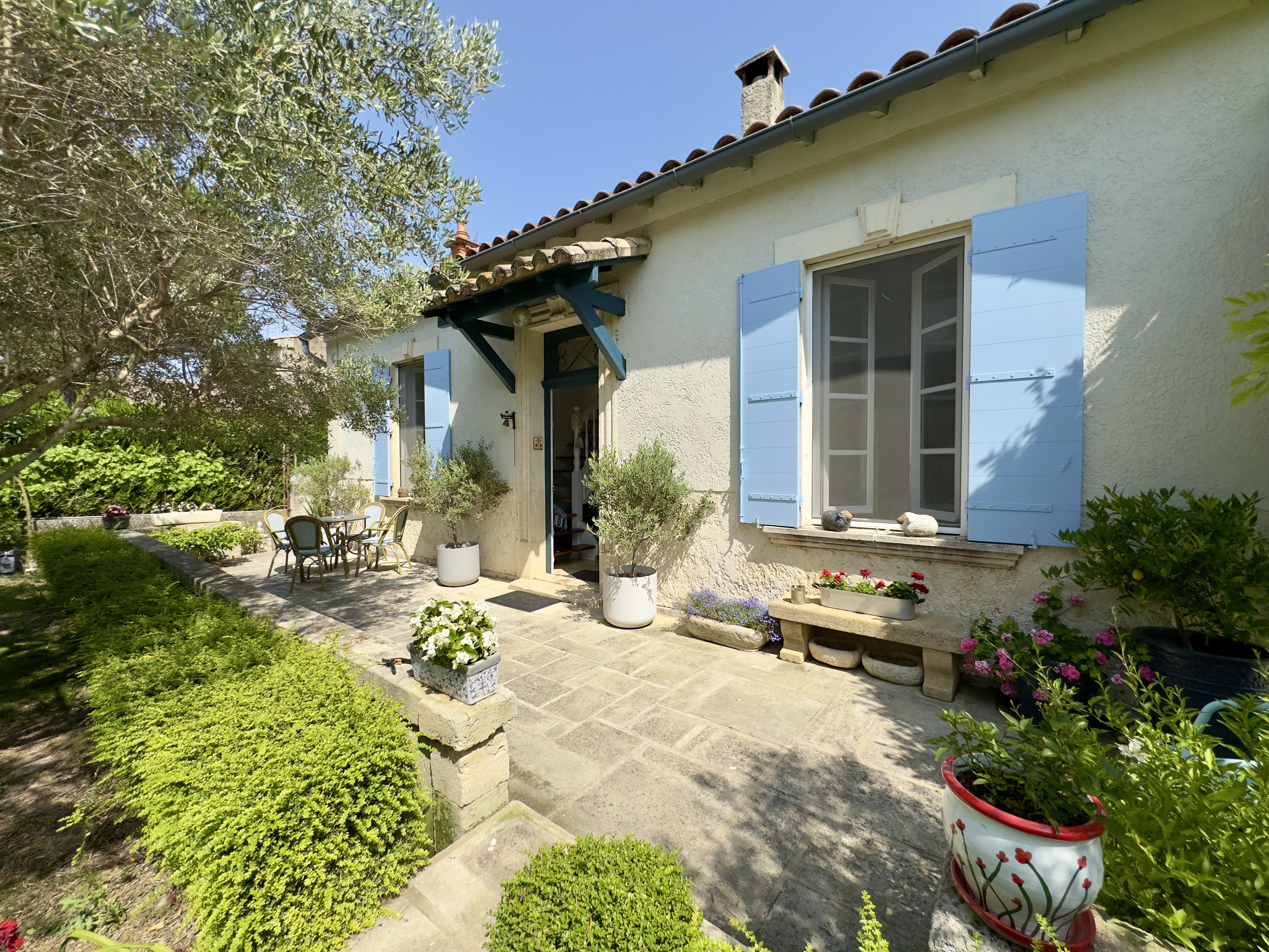 French property for sale in Saint-Rémy-de-Provence, Bouches-du-Rhône - €1,200,000 - photo 