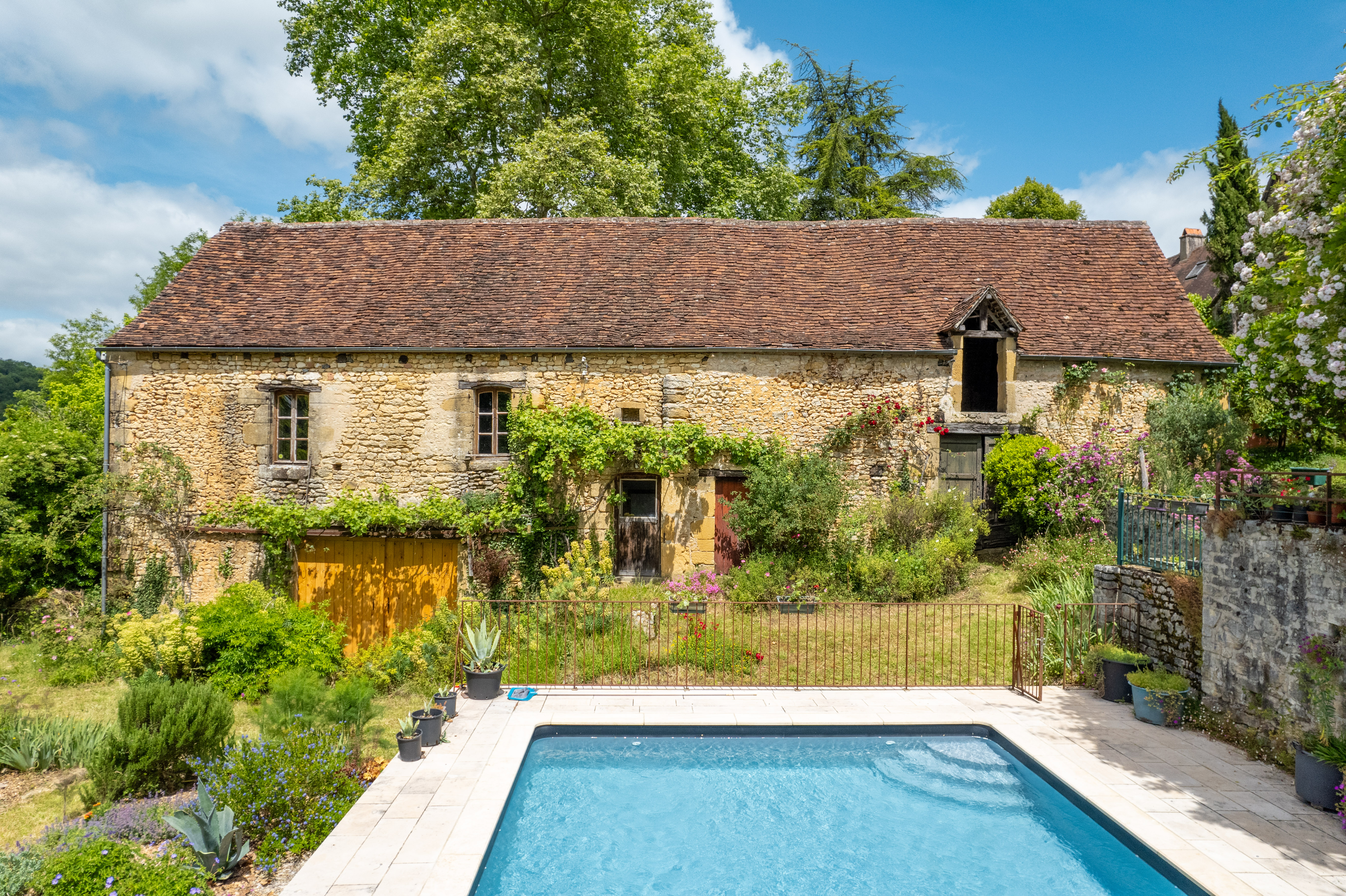 Propriété en France à vendre à Plazac, Dordogne - &#8364;575 000 - photo 