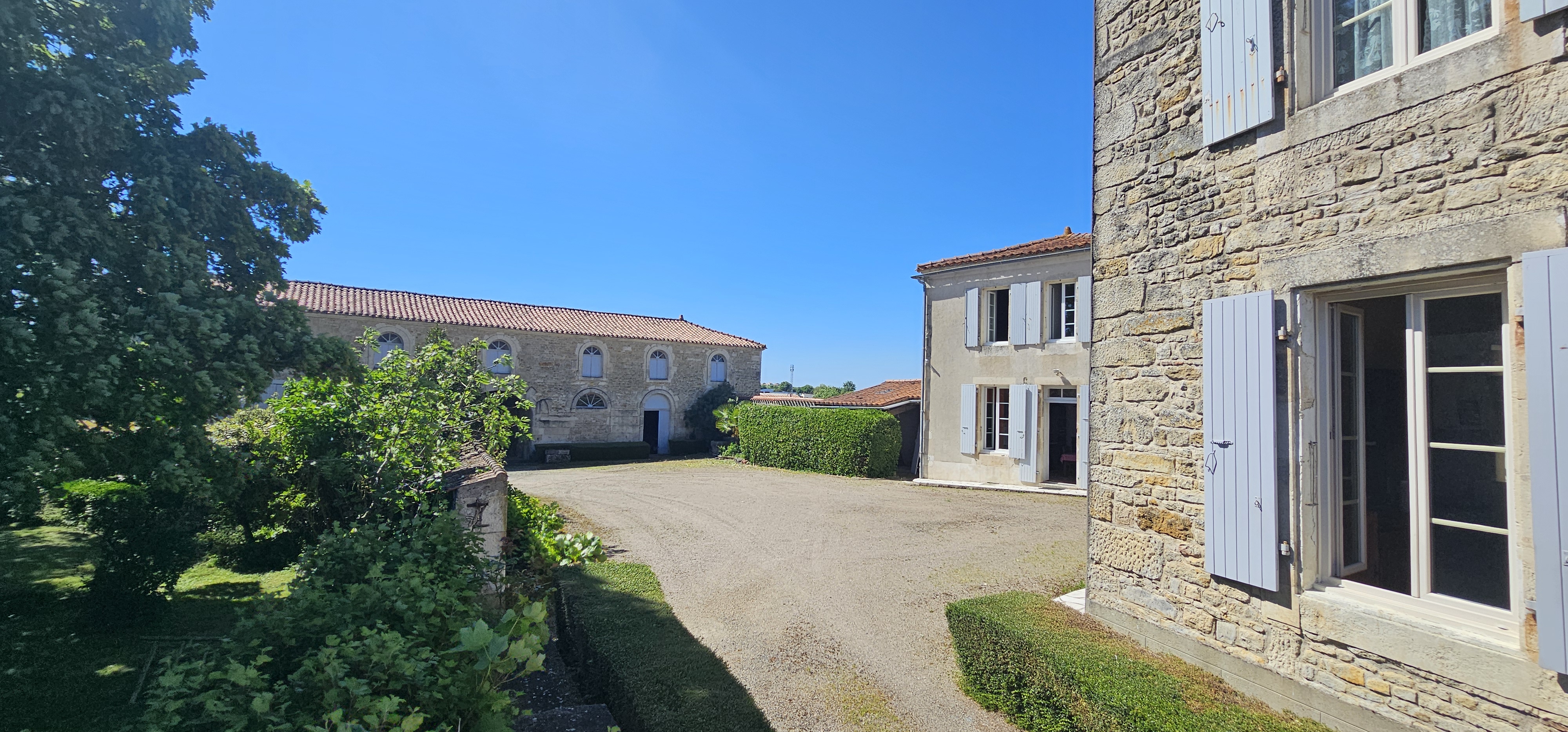 French property for sale in Sainte-Hermine, Vendée - €535,000 - photo 