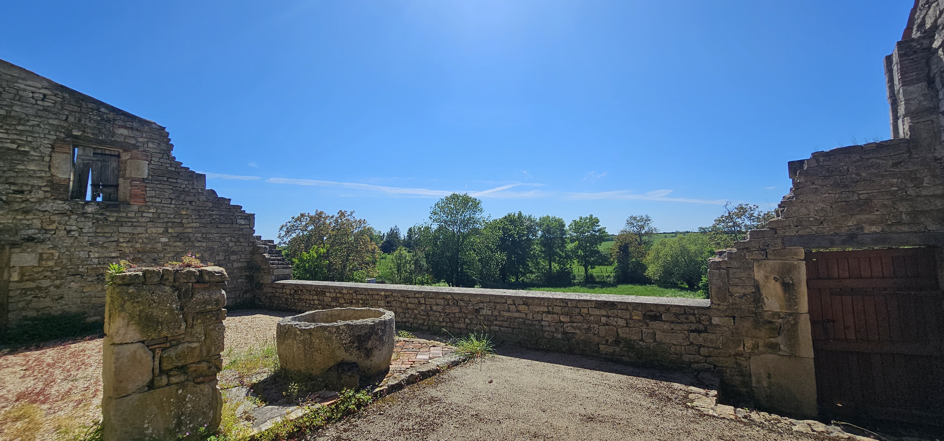 French property for sale in Sainte-Hermine, Vendée - €535,000 - photo 