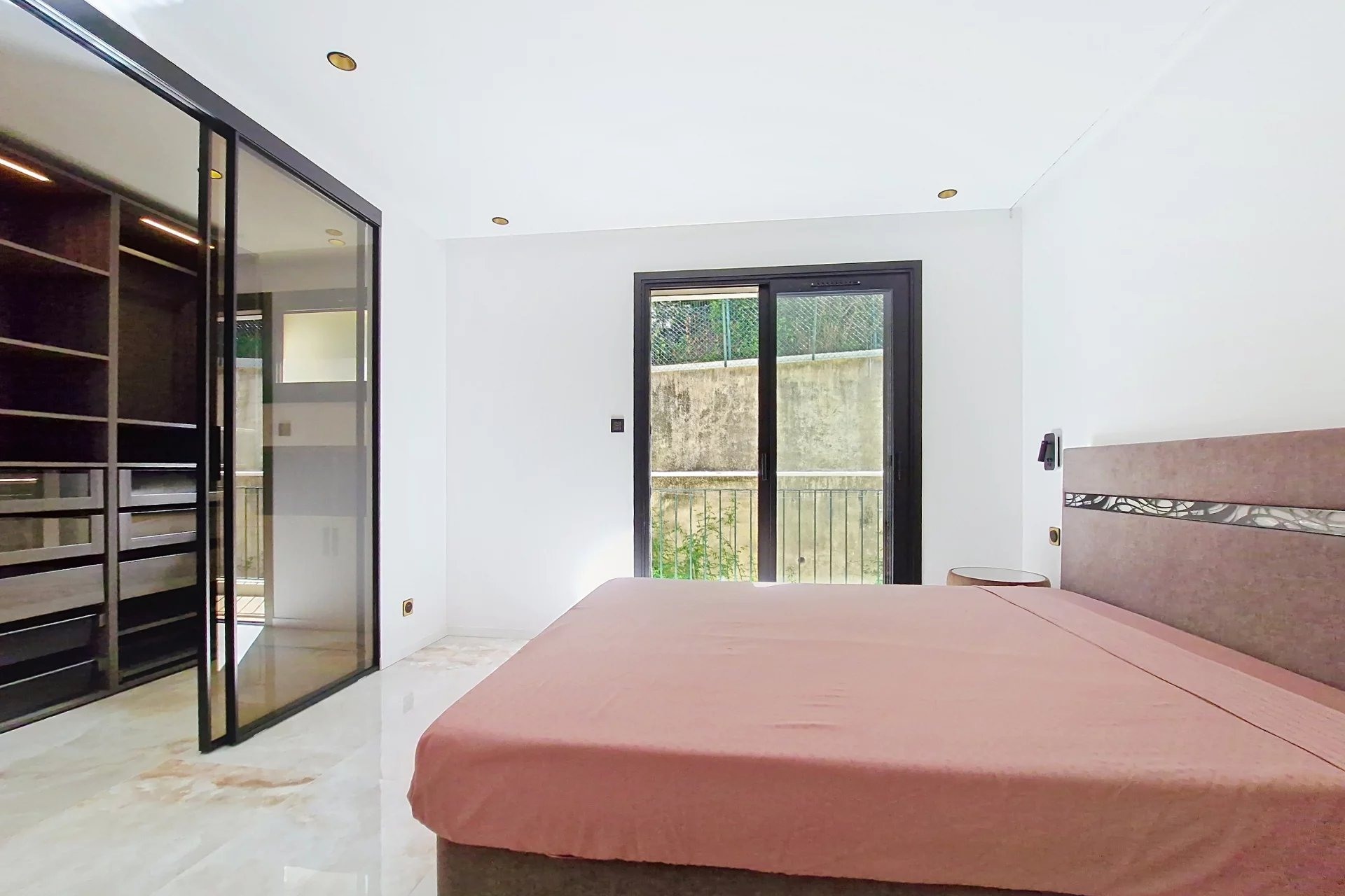 French property for sale in Nice, Alpes-Maritimes - €1,090,000 - photo 