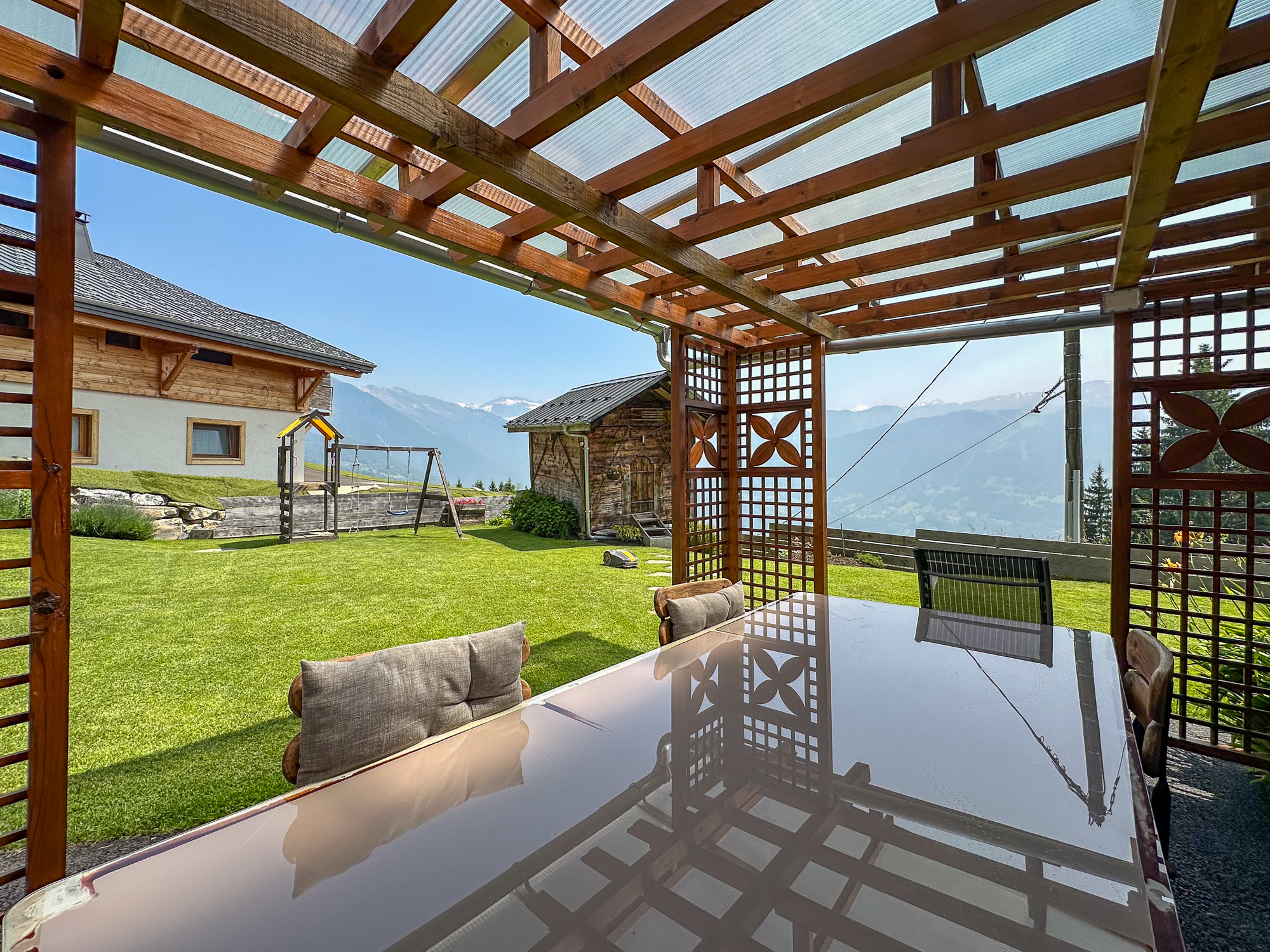 Propriété en France à vendre à Verchaix, Haute-Savoie - &#8364;1 050 000 - photo 