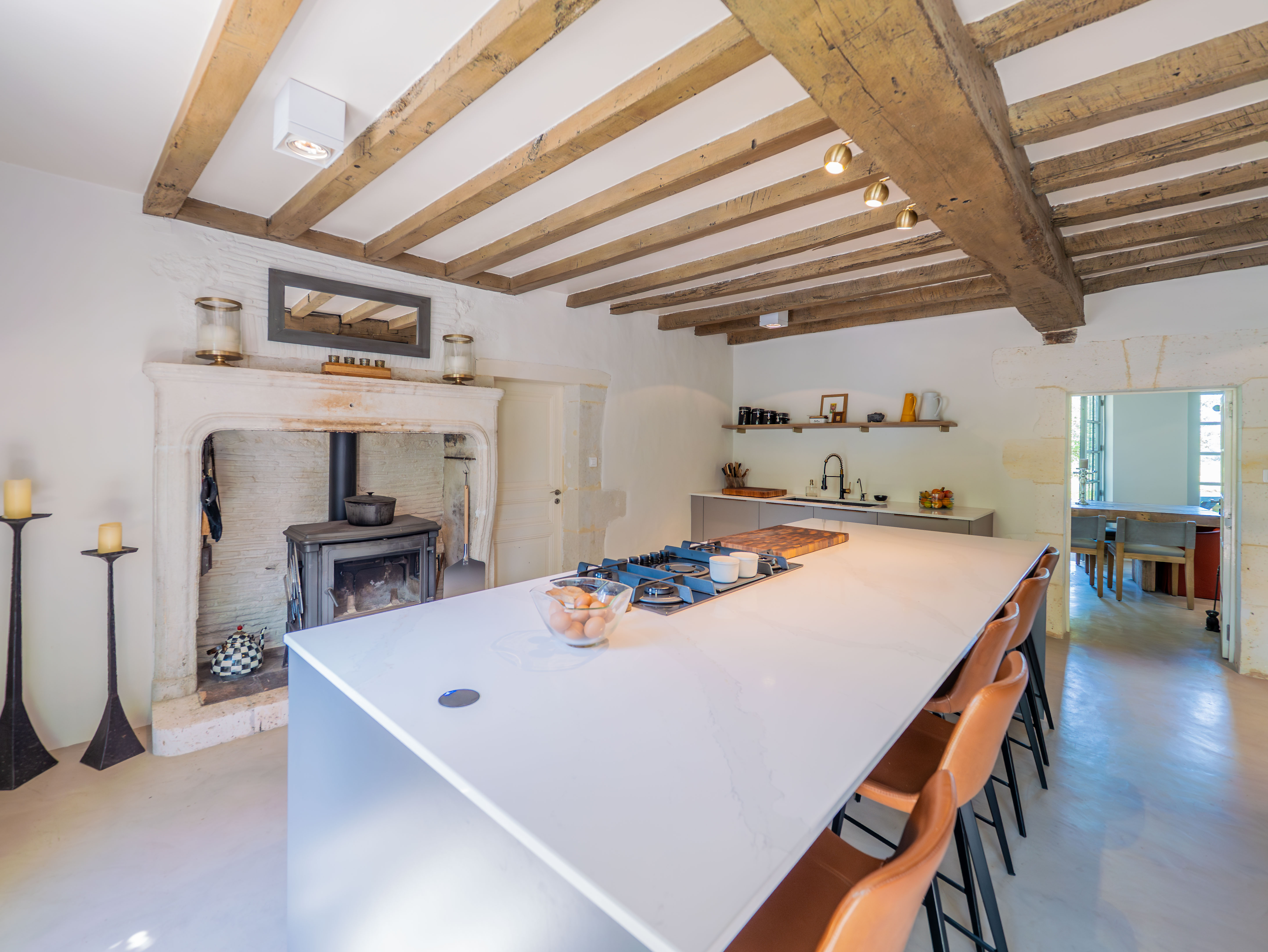 Propriété en France à vendre à Angoulême, Charente - €995 000 - photo 