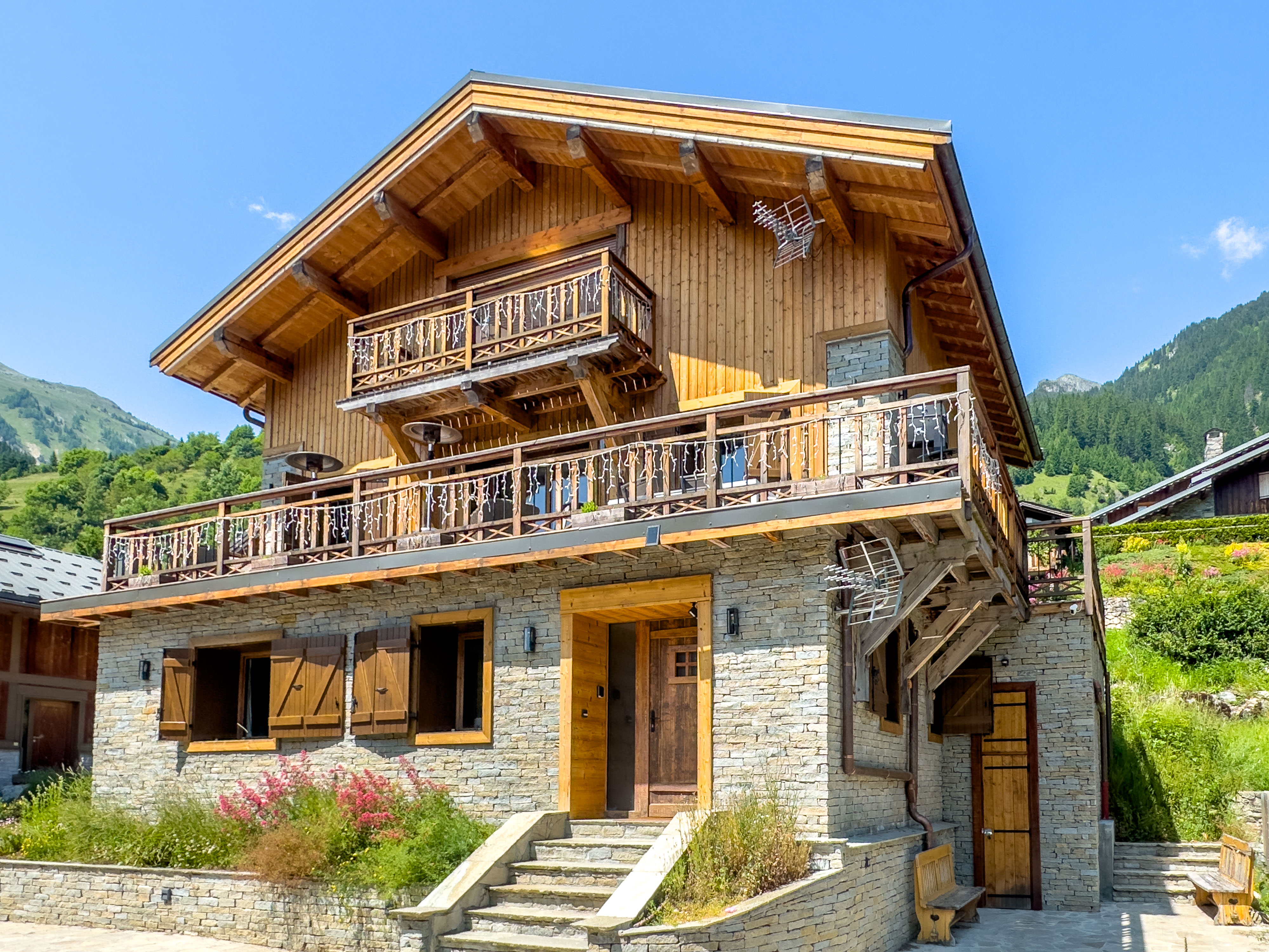 French property for sale in Champagny-en-Vanoise, Savoie - €1,699,000 - photo 