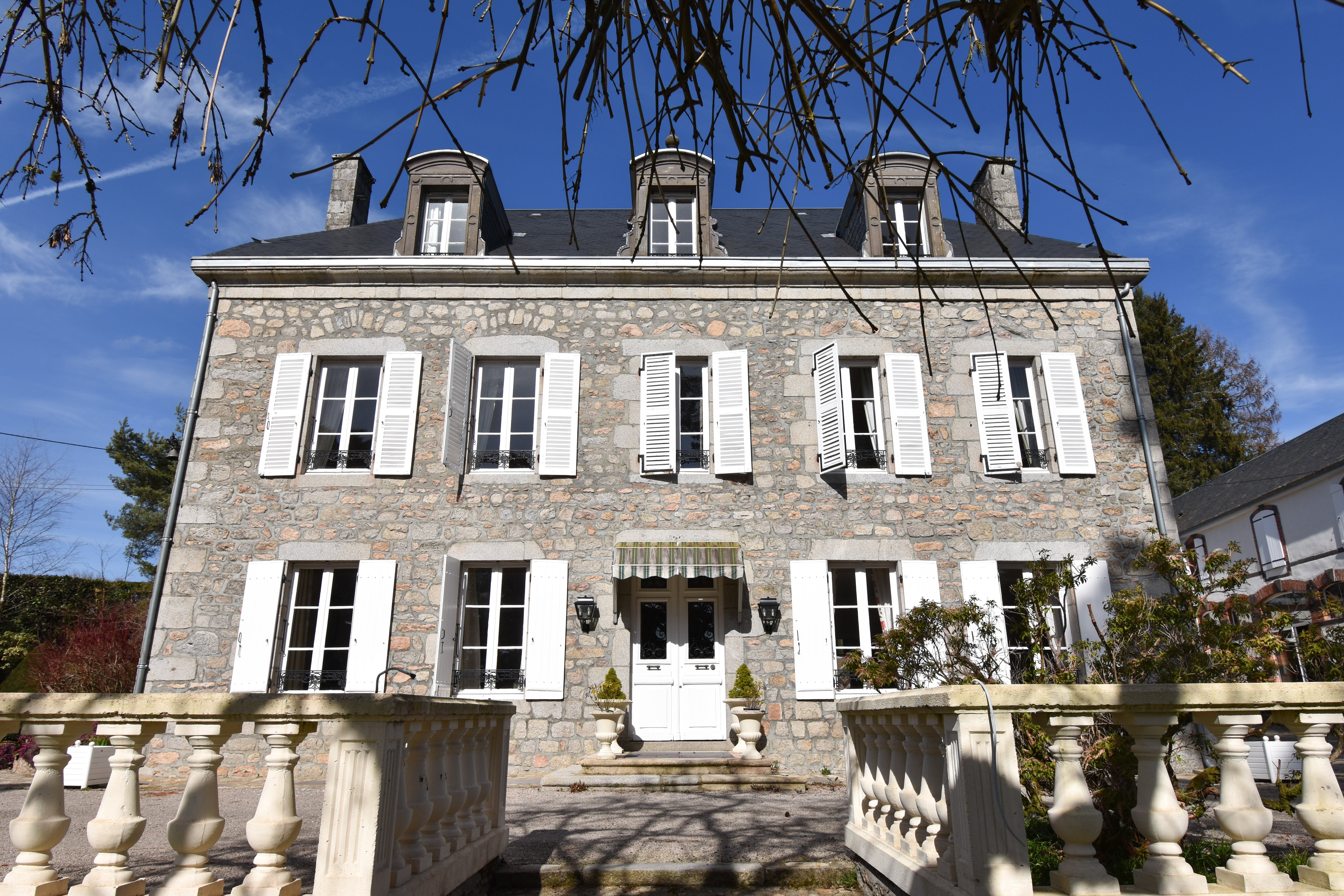 French property for sale in Ussel, Corrèze - €819,000 - photo 