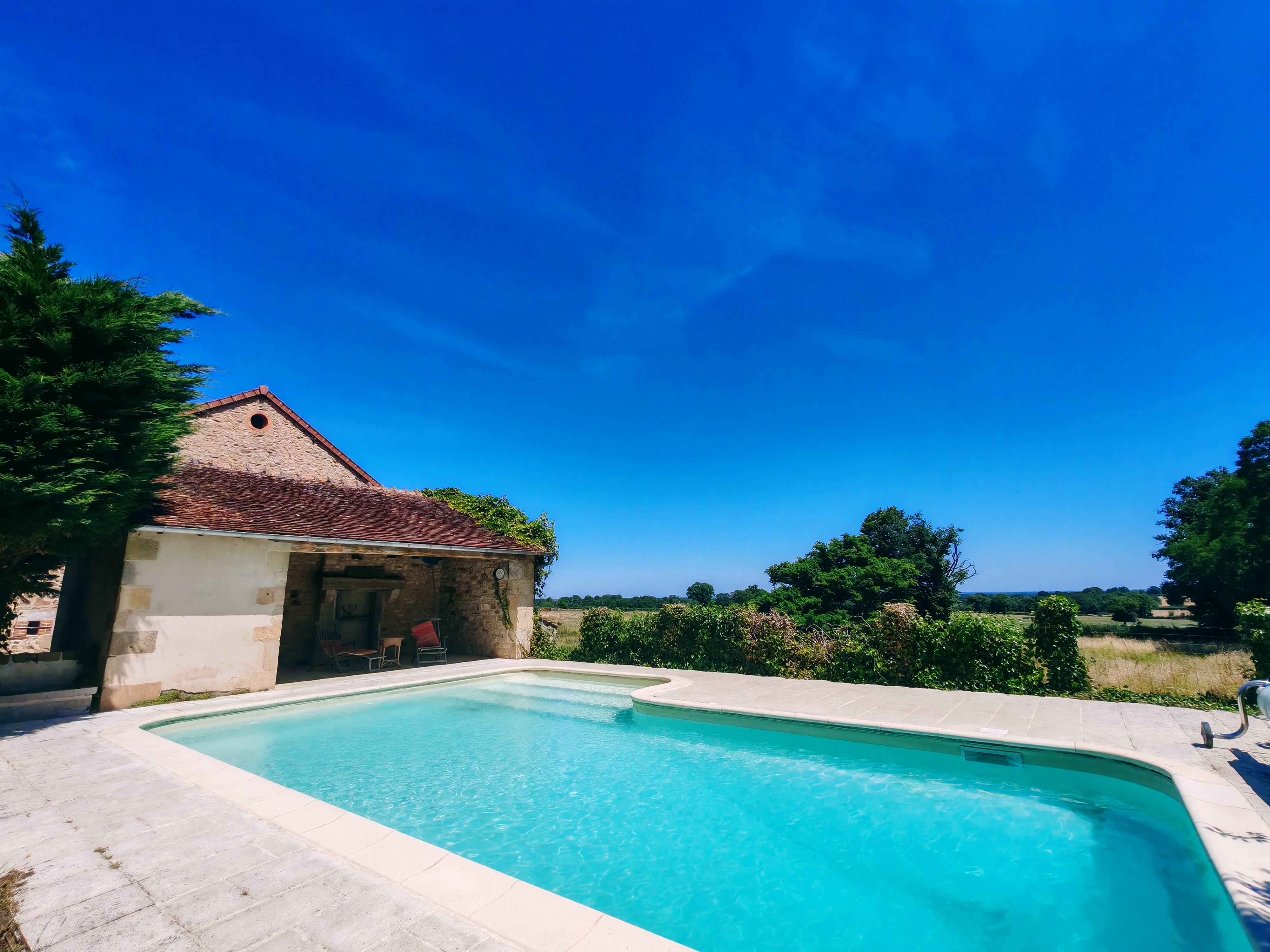 Propriété en France à vendre à Theneuille, Allier - &#8364;1 100 000 - photo 