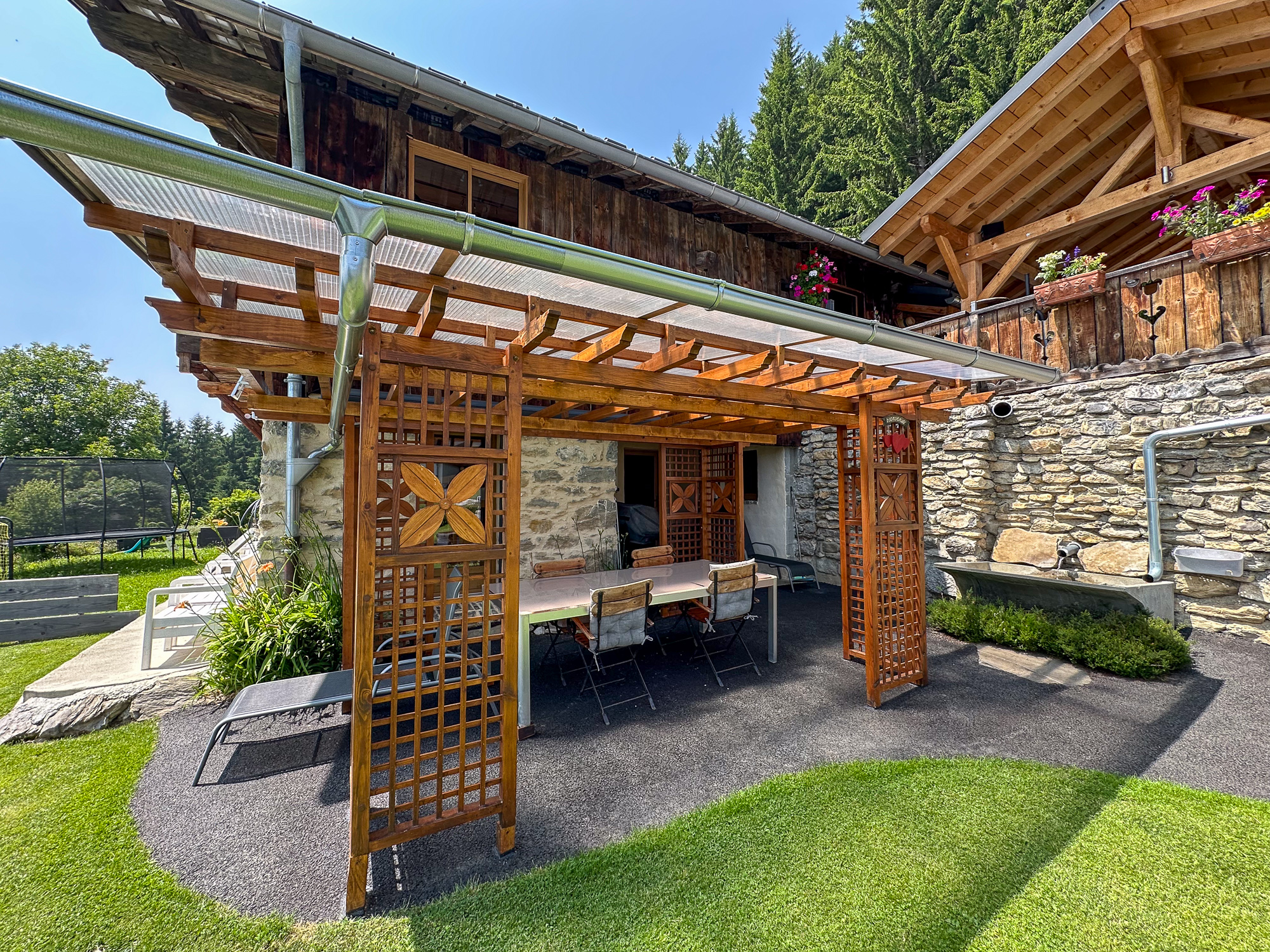 Propriété en France à vendre à Verchaix, Haute-Savoie - &#8364;1 050 000 - photo 