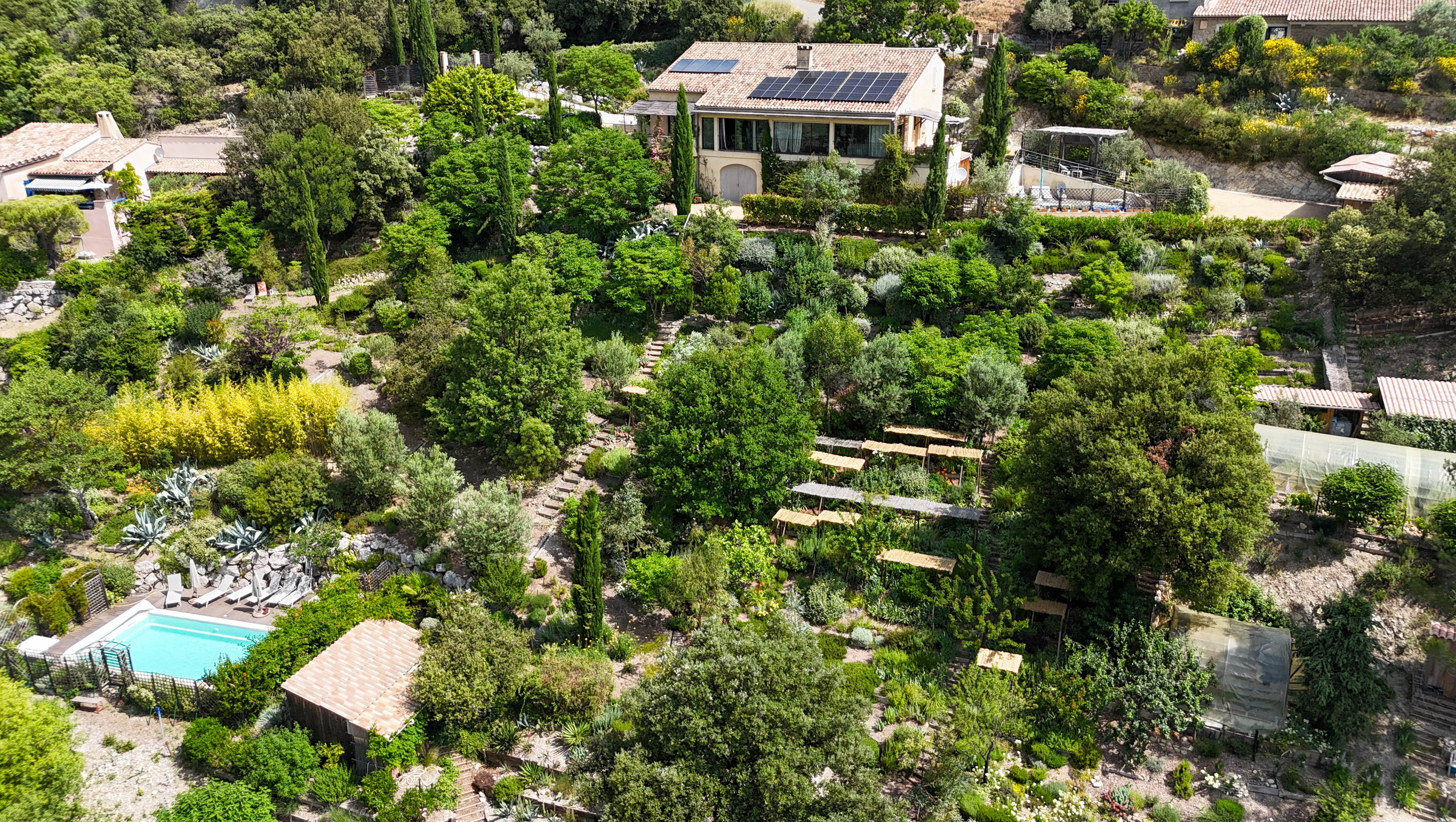 French property for sale in Aubres, Drôme - €850,000 - photo 