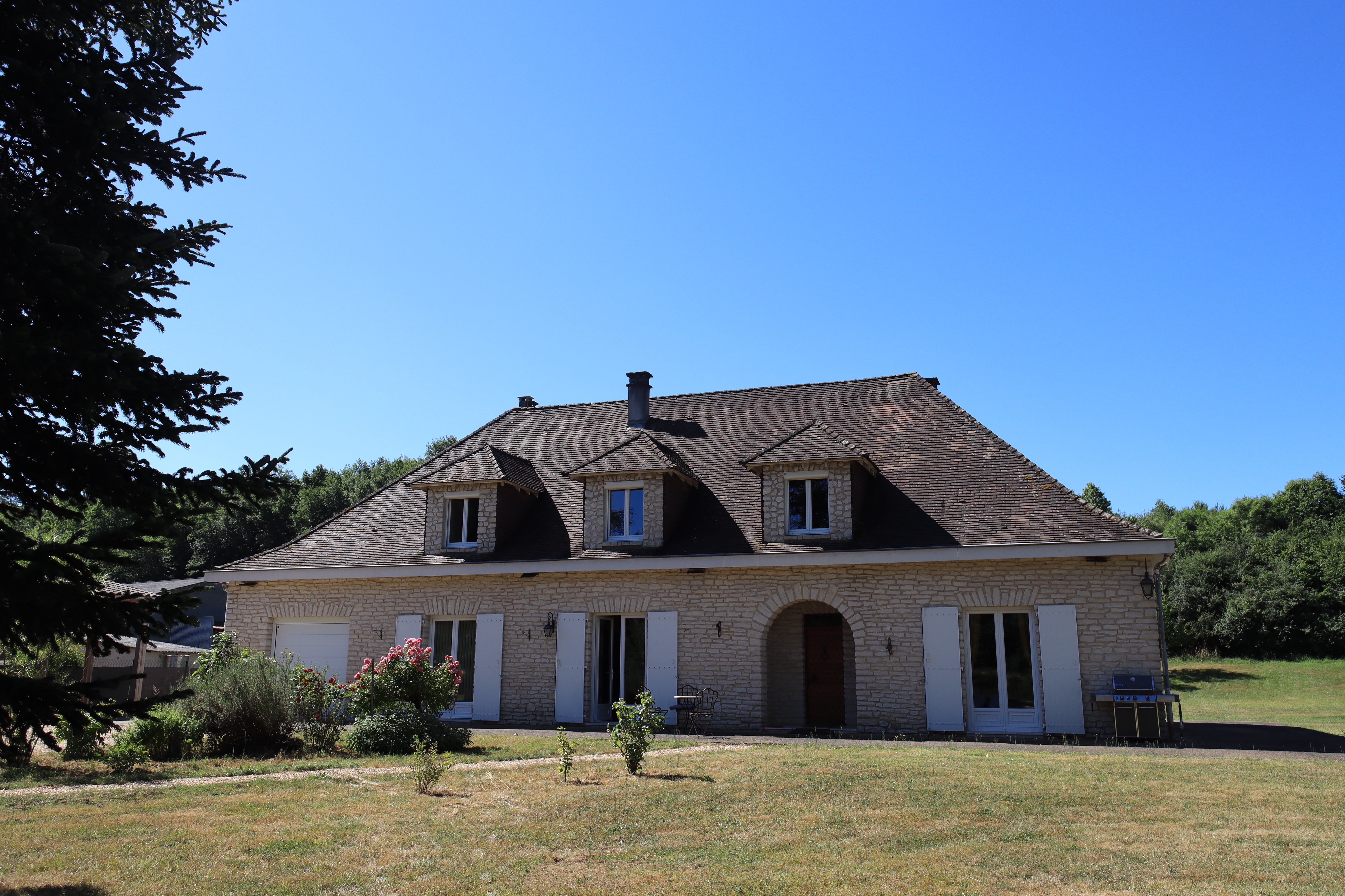 A delightful Périgourdine style home set between Thiviers and Brantôme in the peaceful Périgord Vert à Saint-Pierre-de-Côle