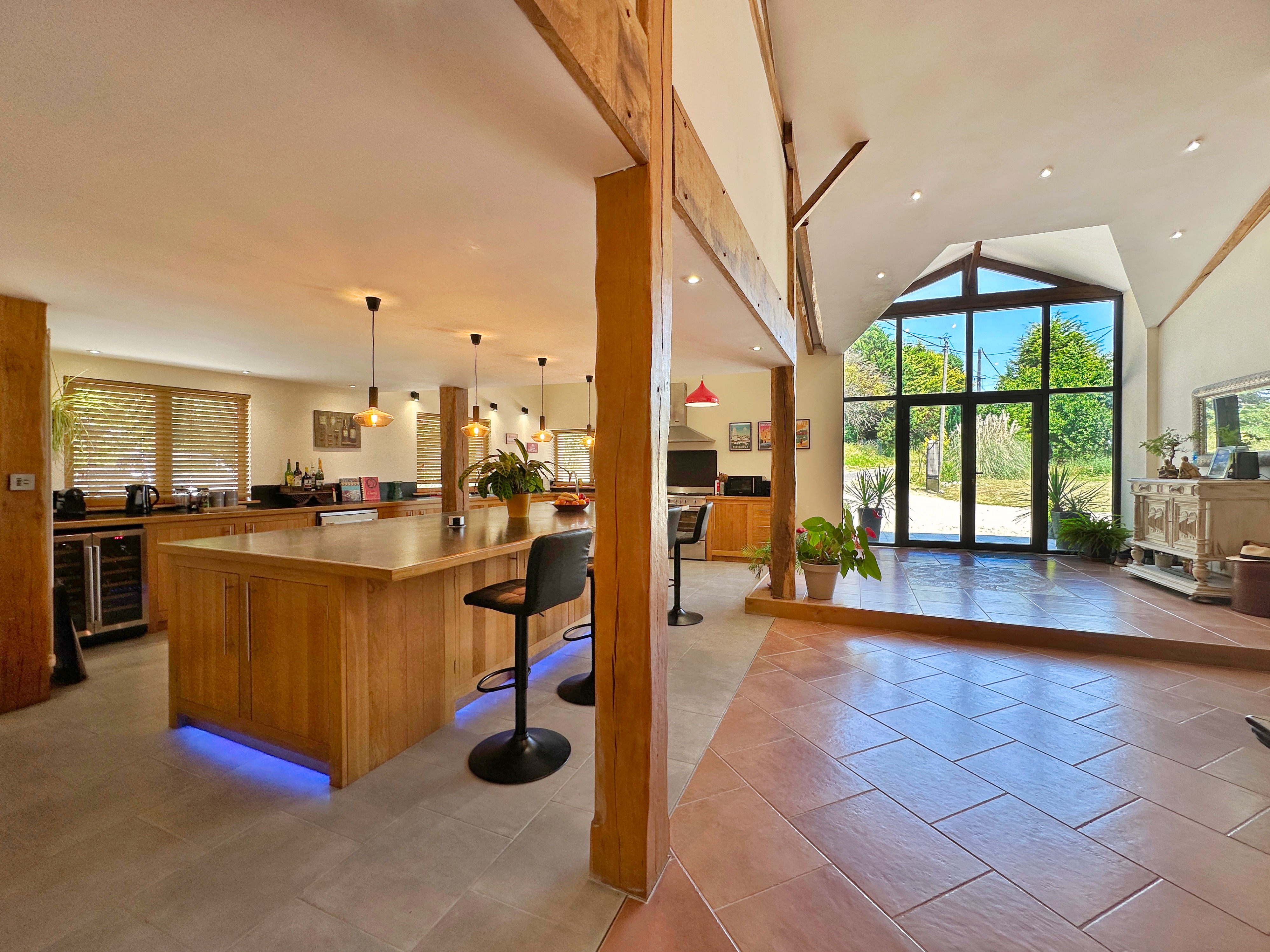 Propriété en France à vendre à Juignac, Charente - &#8364;749 000 - photo 