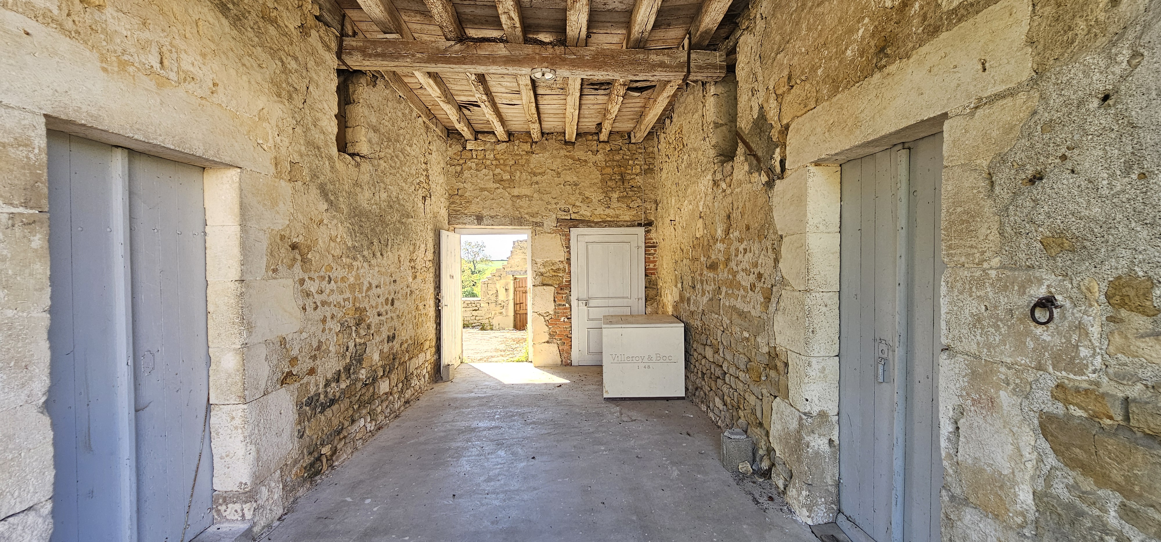 French property for sale in Sainte-Hermine, Vendée - €535,000 - photo 