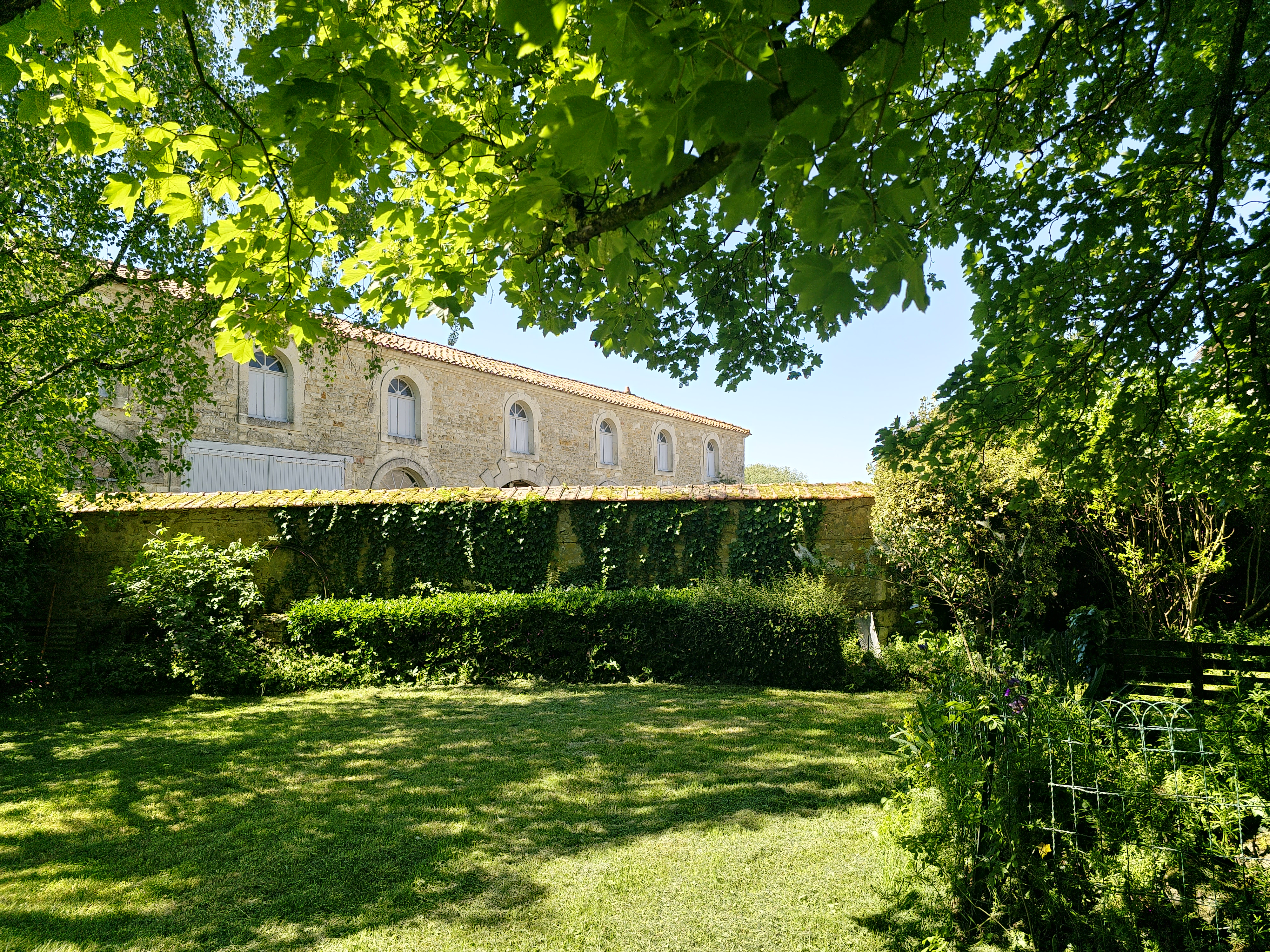 French property for sale in Sainte-Hermine, Vendée - €535,000 - photo 