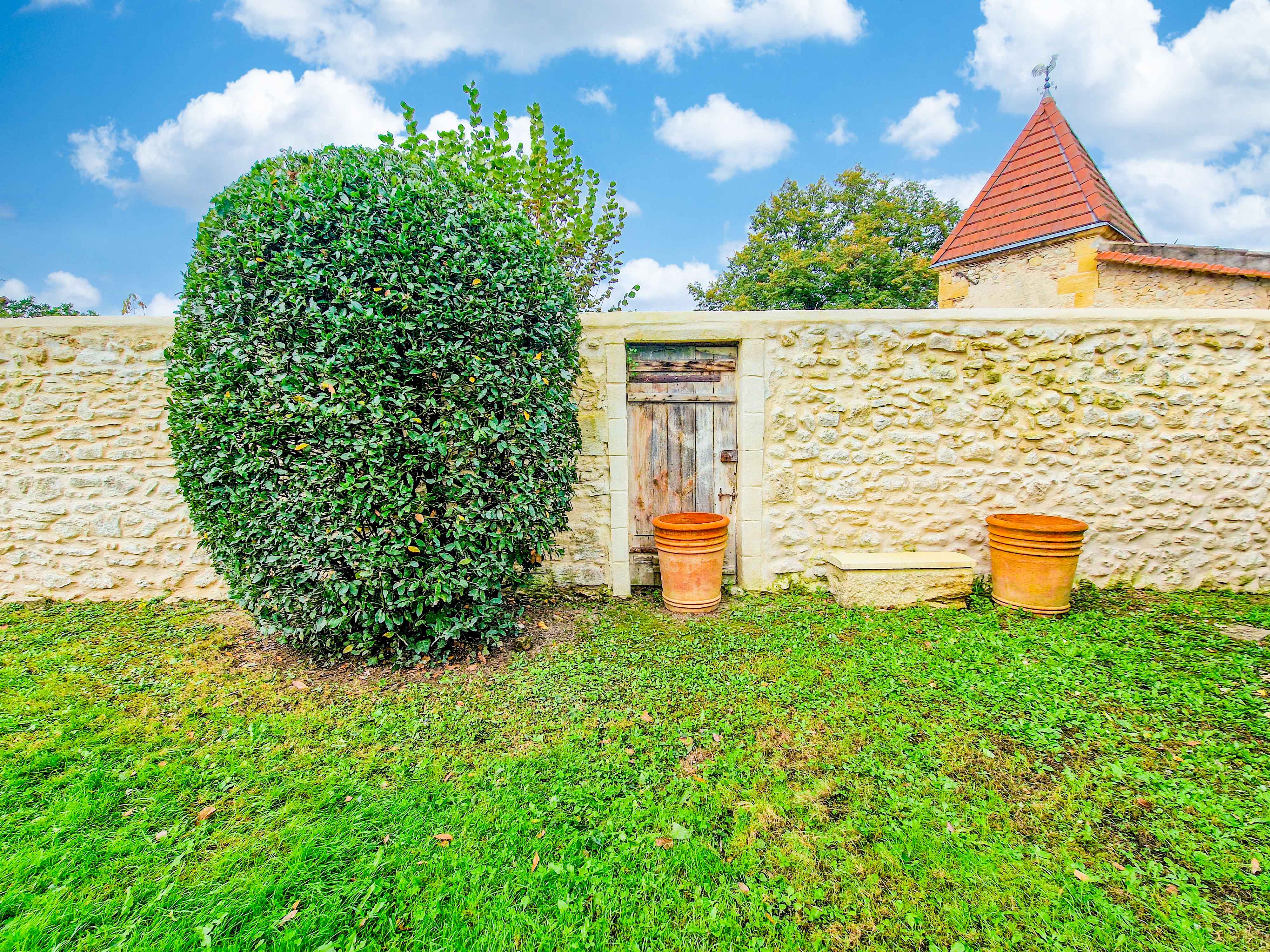 French property for sale in Beautiran, Gironde - €1,386,000 - photo 