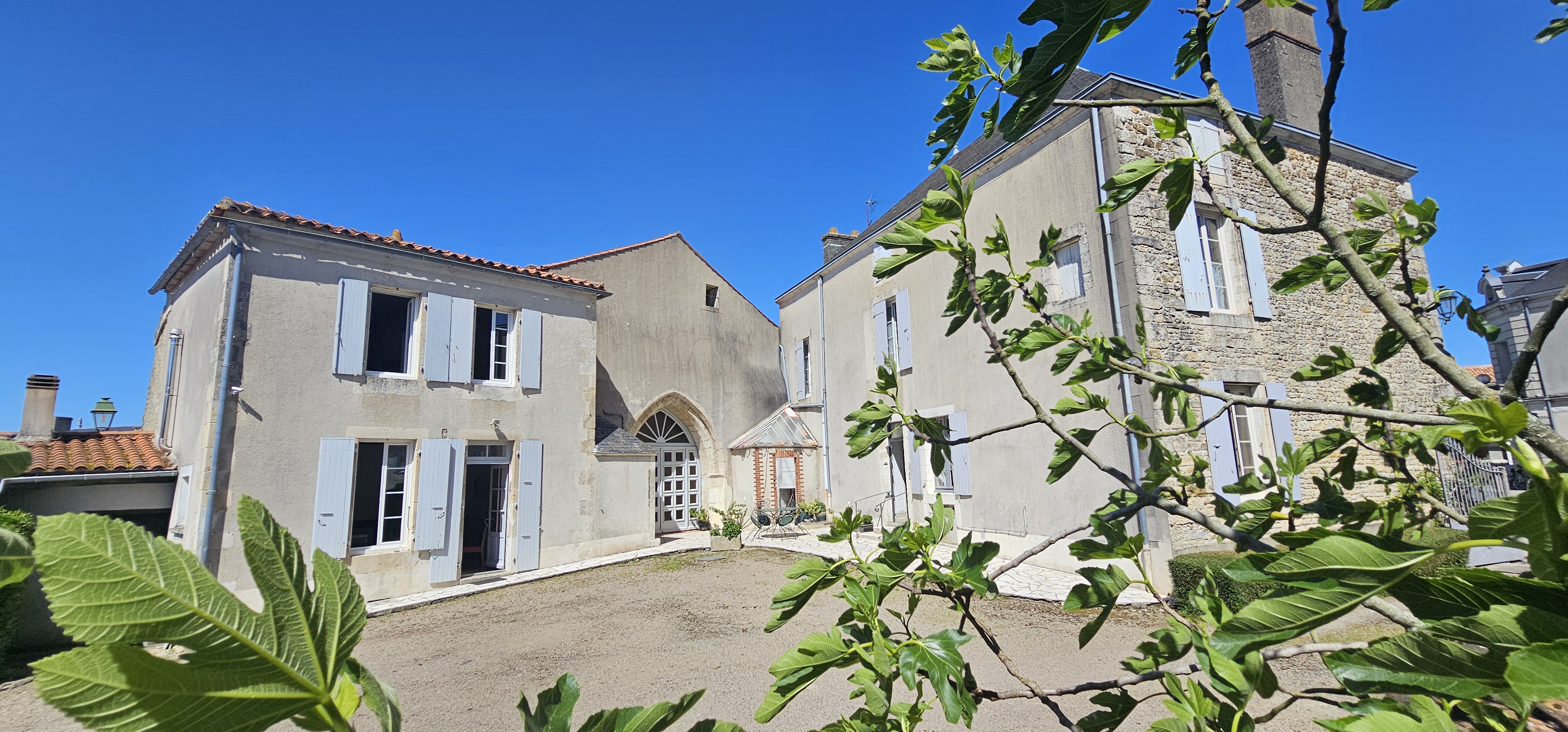 French property for sale in Sainte-Hermine, Vendée - €535,000 - photo 