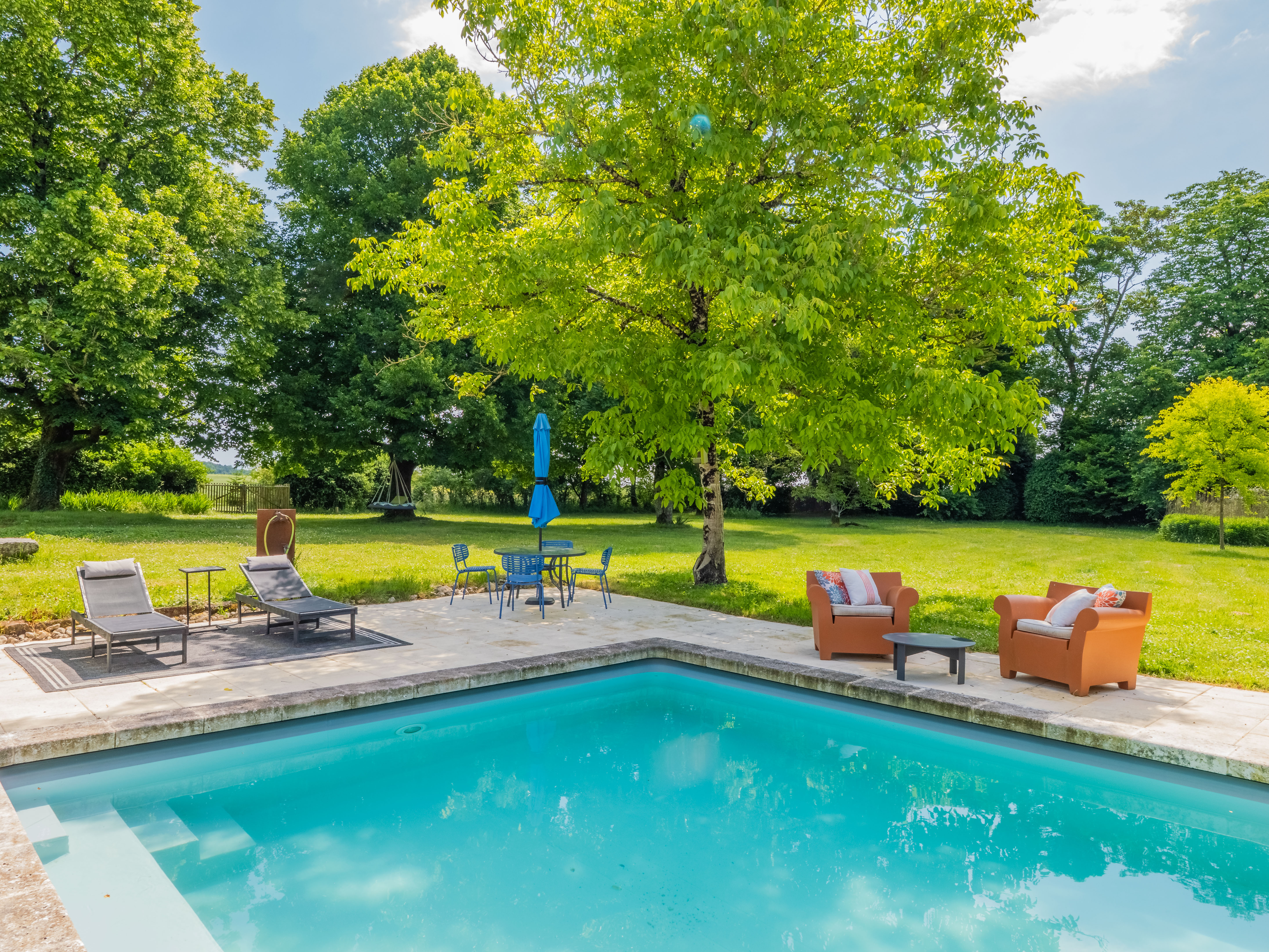 French property for sale in Angoulême, Charente - €995,000 - photo 