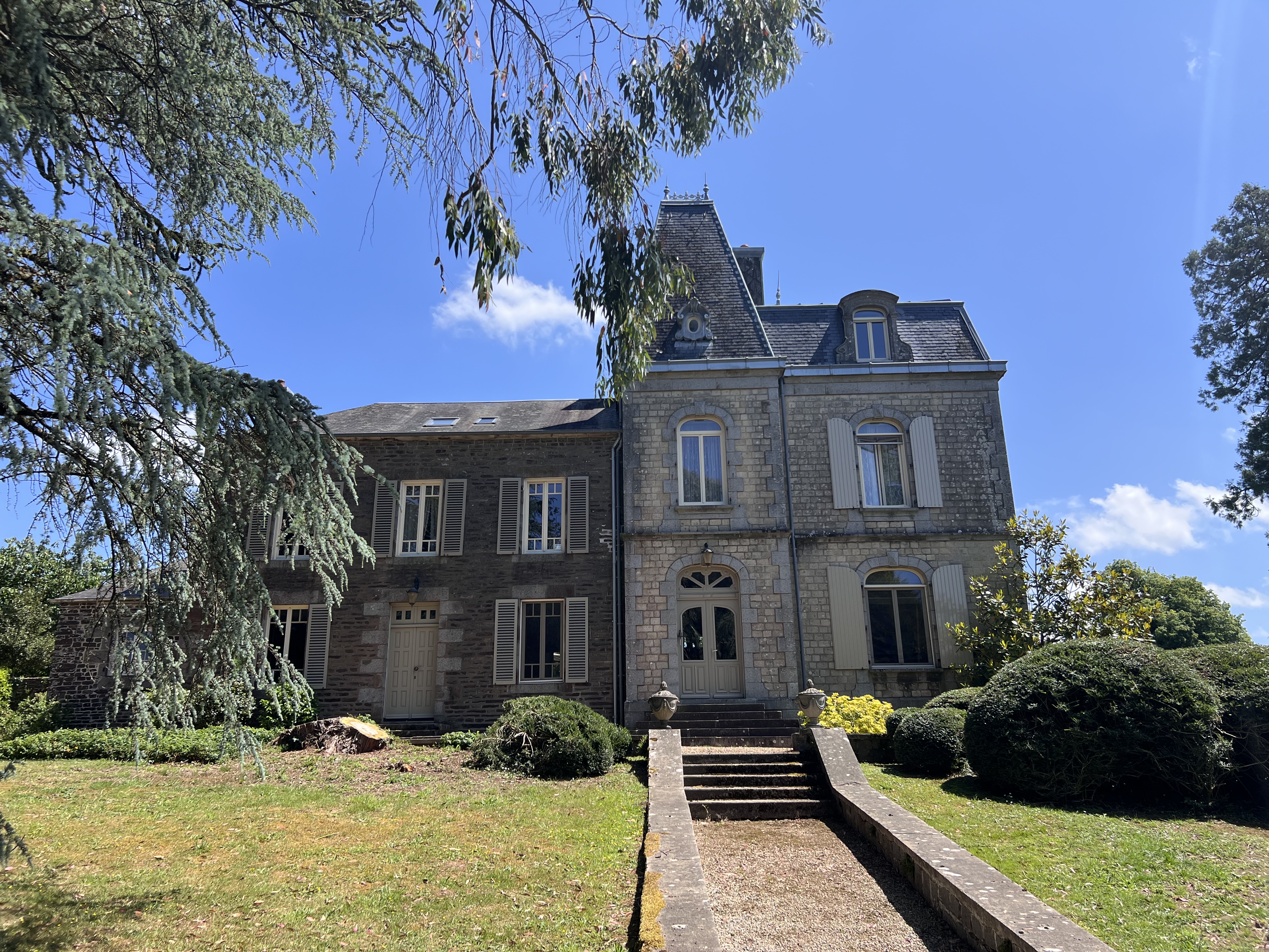 French property for sale in Beauficel, Manche - €895,700 - photo 