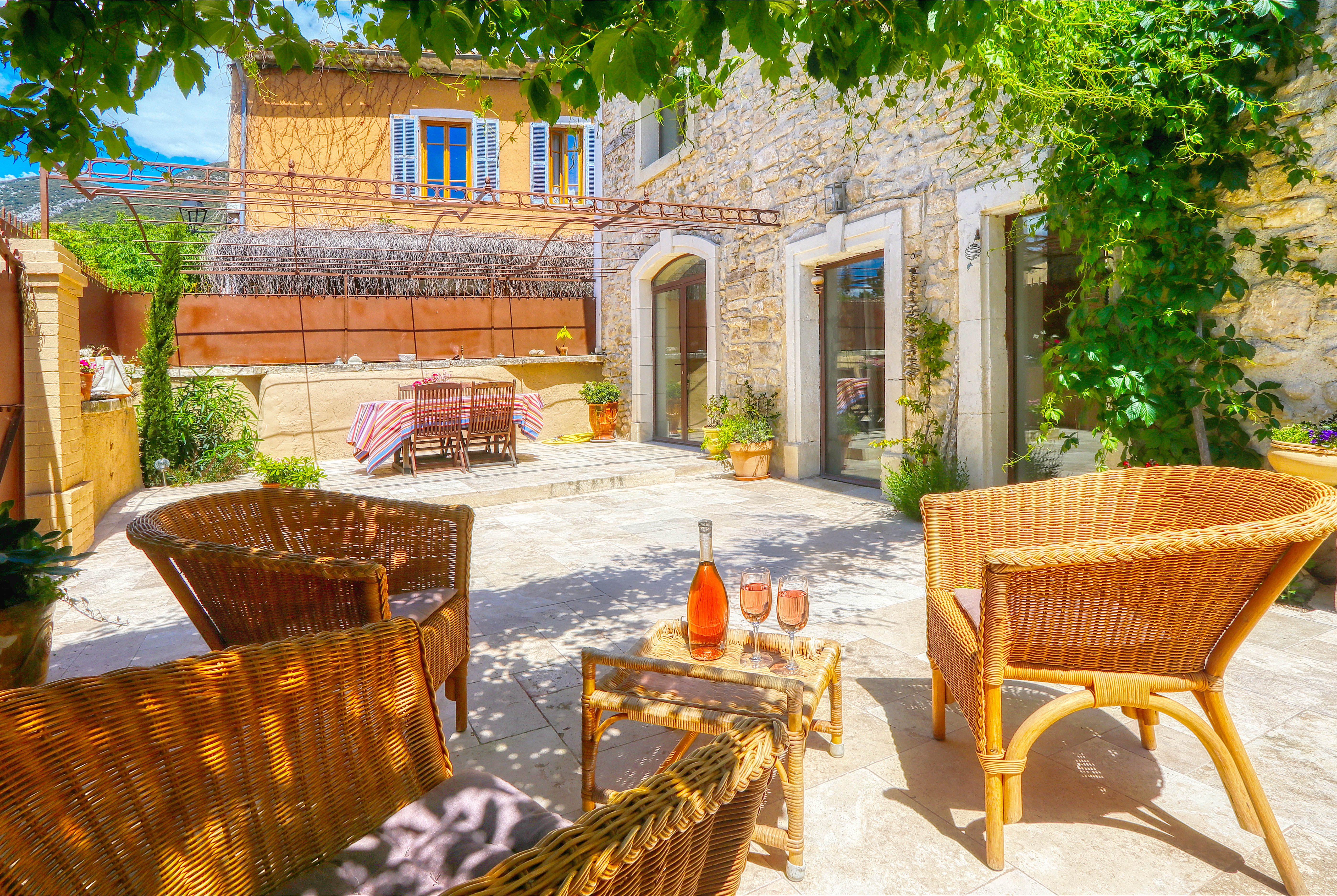 Propriété en France à vendre à Rustrel, Vaucluse - &#8364;798 000 - photo 