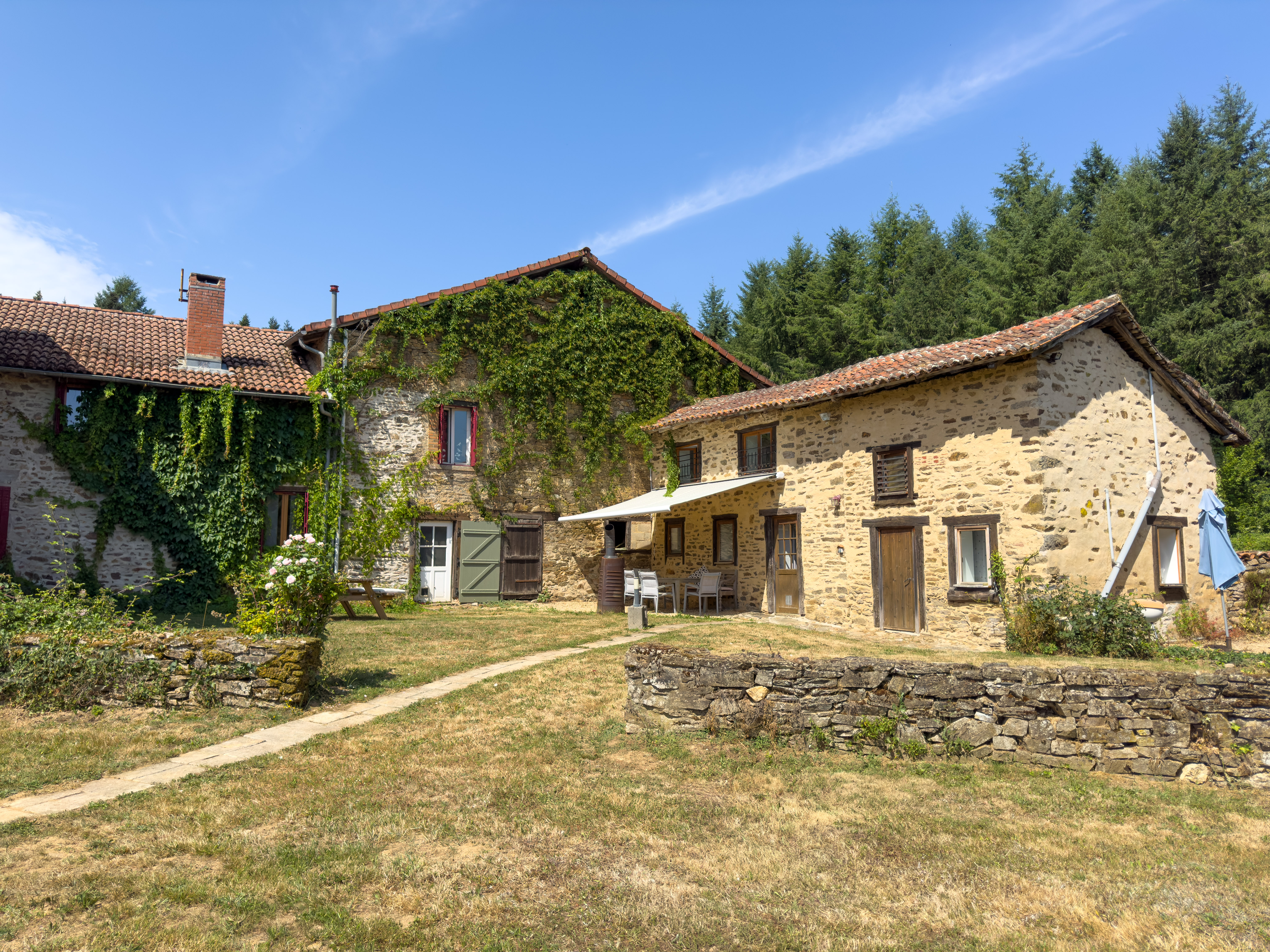 French property for sale in Châlus, Haute-Vienne - €849,000 - photo 