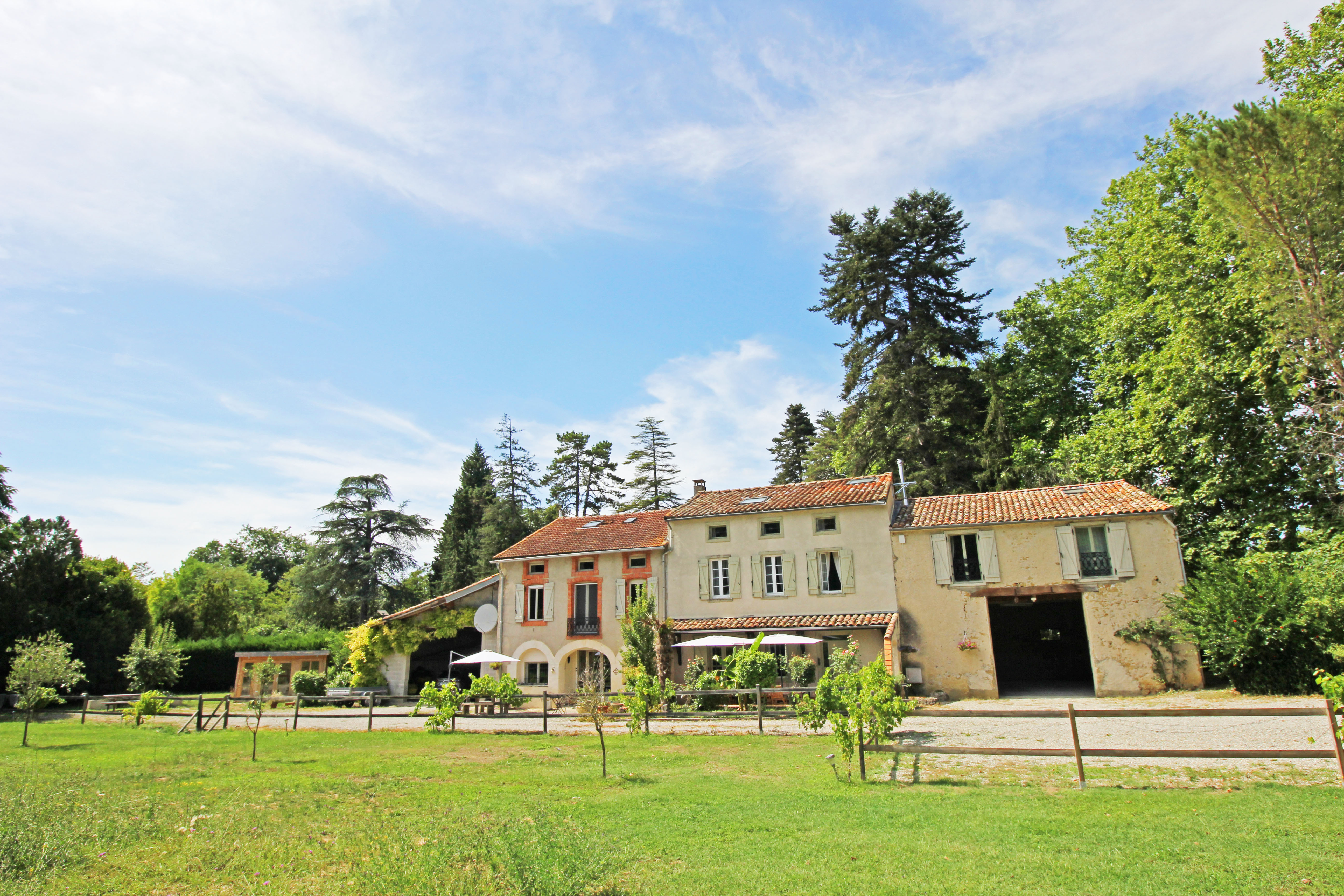 Propriété en France à vendre à Mirepoix, Ariège - &#8364;925 000 - photo 