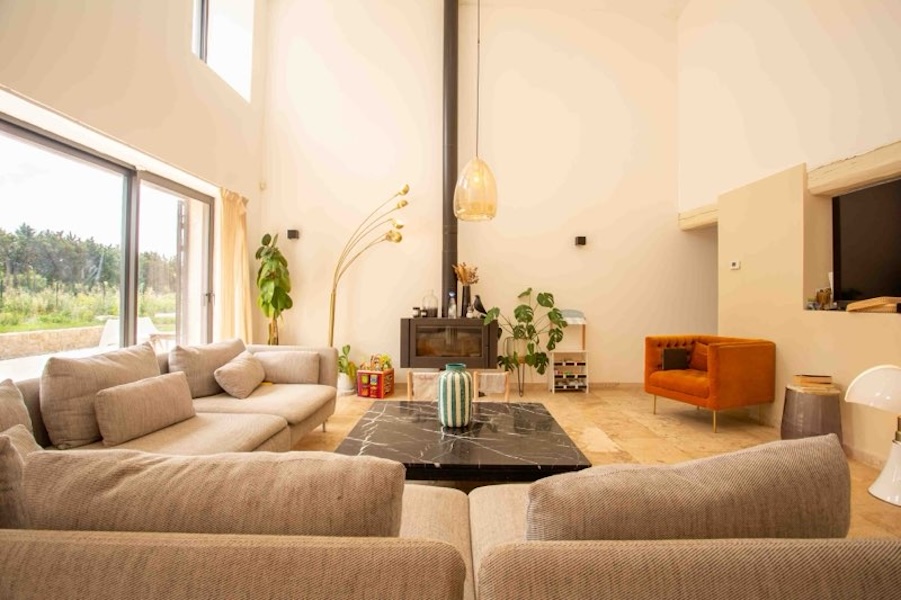 French property for sale in Rognonas, Bouches-du-Rhône - €1,600,000 - photo 