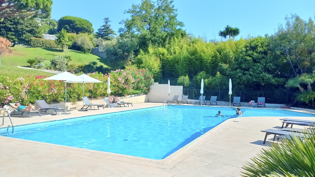 French property for sale in Cannes, Alpes-Maritimes - €1,275,000 - photo 