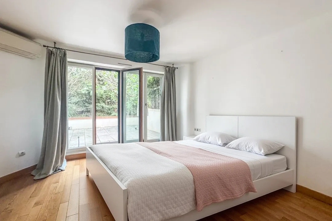 French property for sale in Paris 15e Arrondissement, Paris - €1,750,000 - photo 
