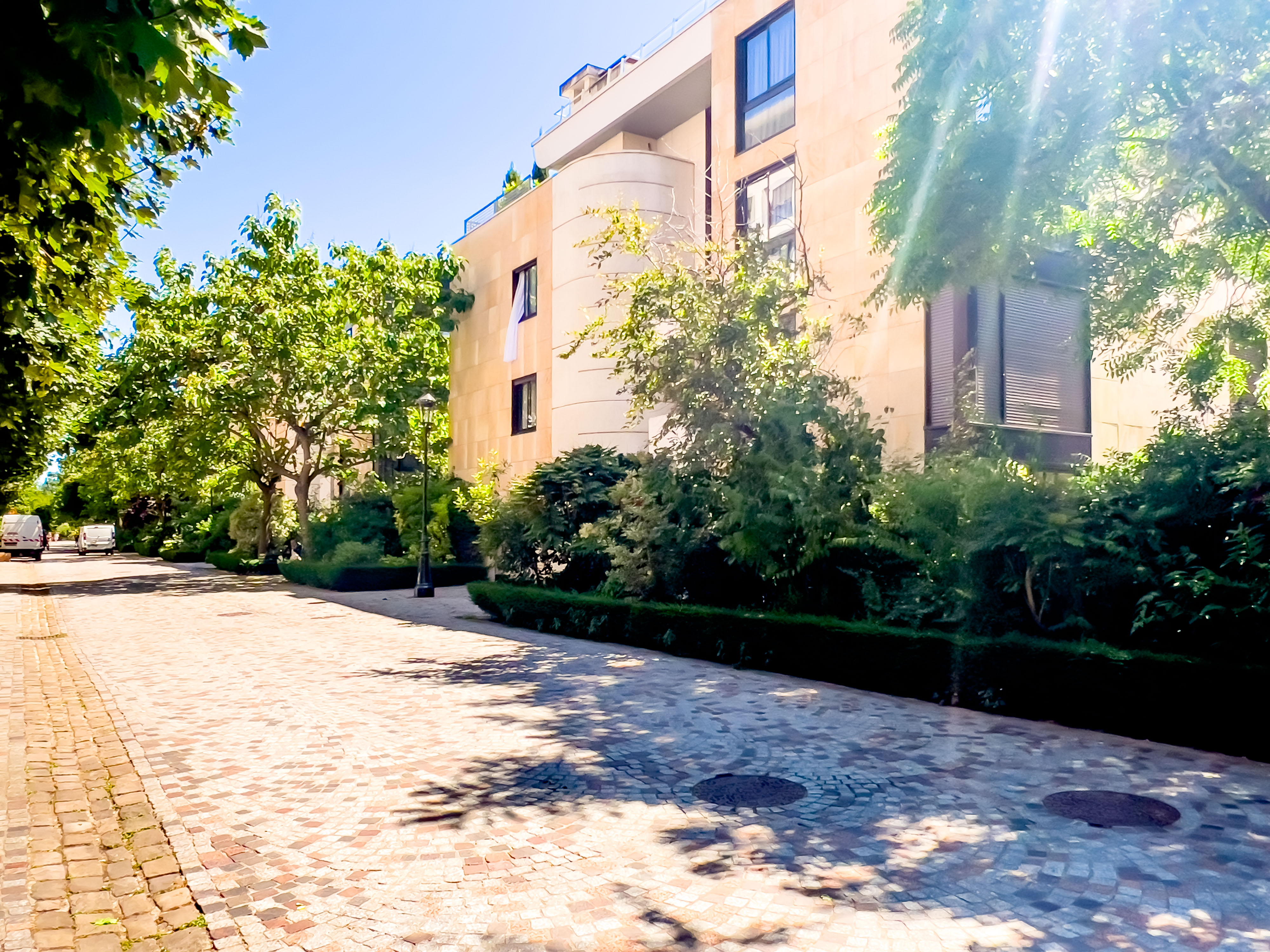 French property for sale in Levallois-Perret, Hauts-de-Seine - €1,450,000 - photo 