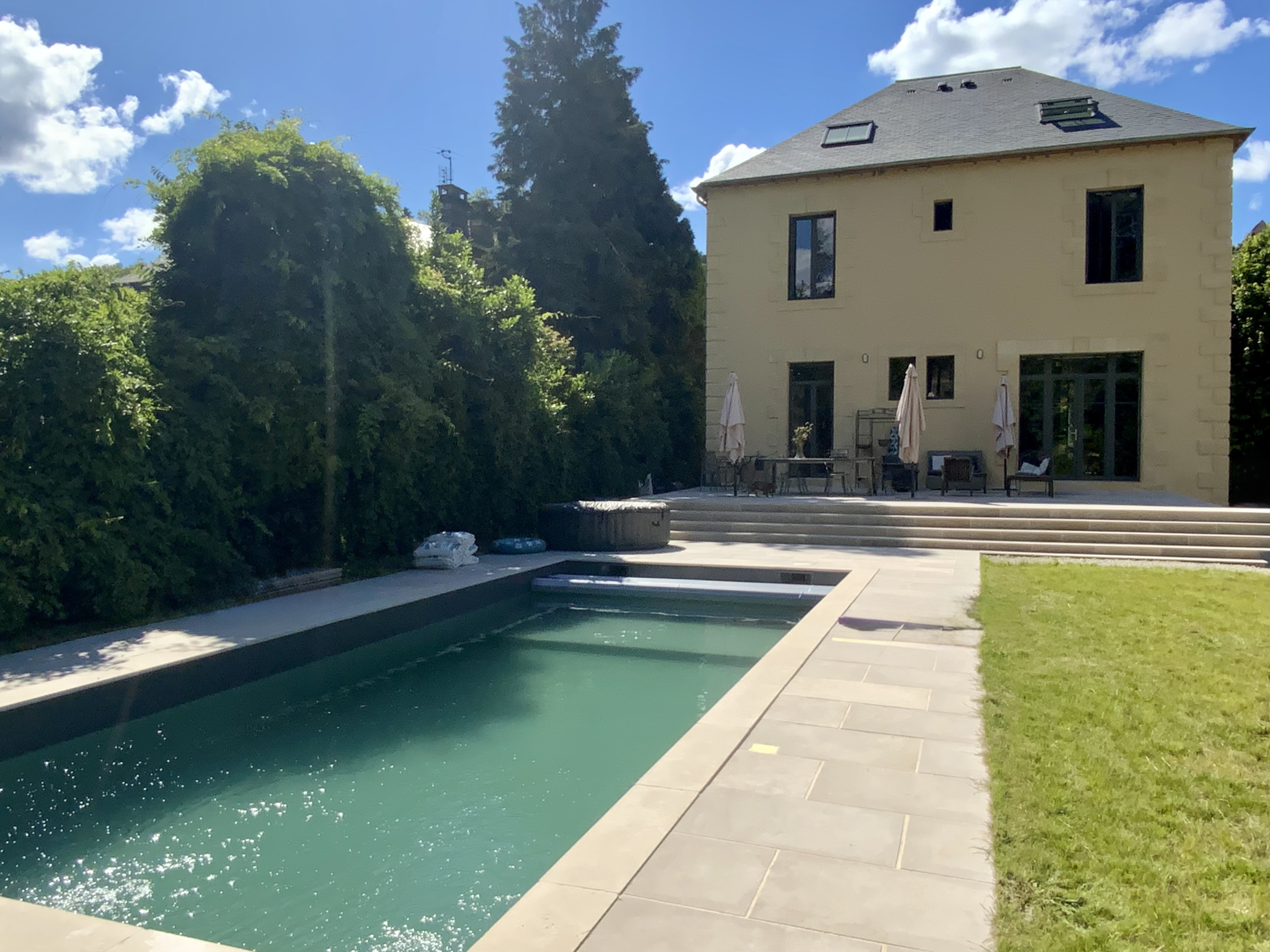Propriété en France à vendre à Montignac, Dordogne - &#8364;550 000 - photo 