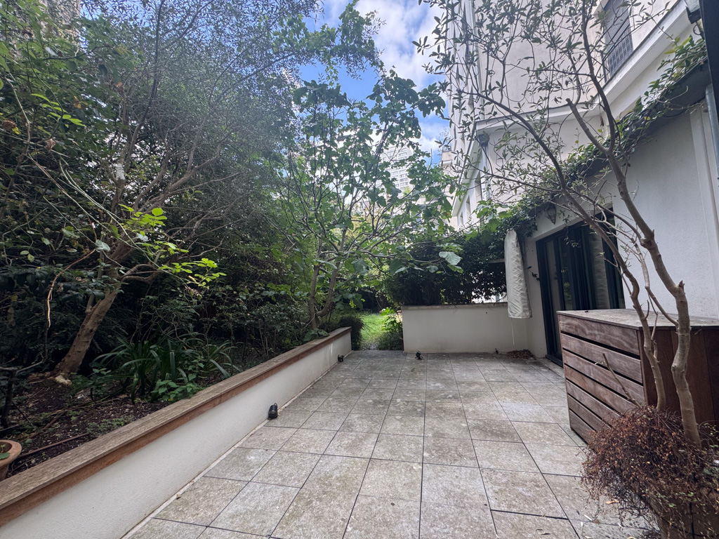 French property for sale in Paris 15e Arrondissement, Paris - €1,750,000 - photo 