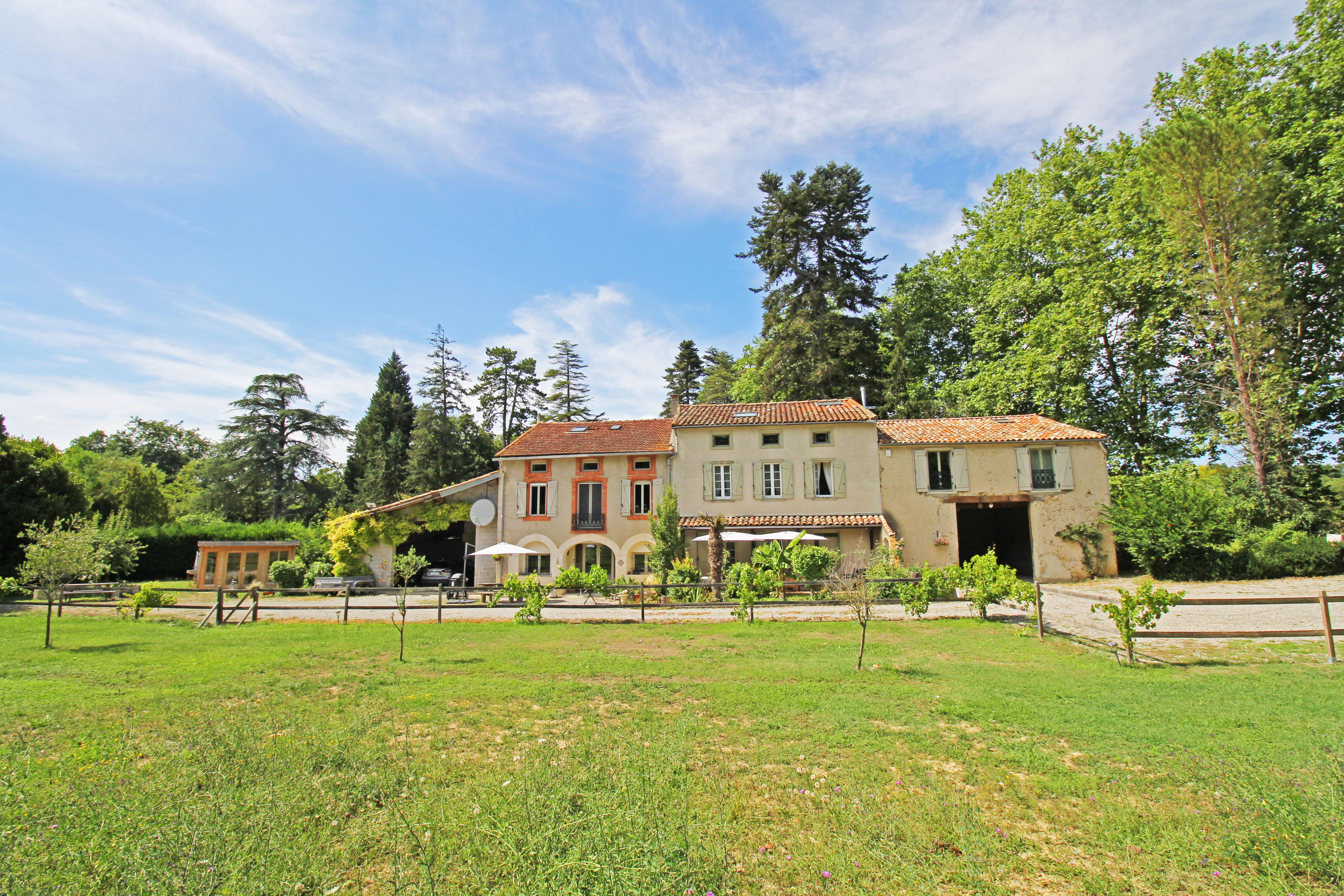Propriété en France à vendre à Mirepoix, Ariège - &#8364;925 000 - photo 
