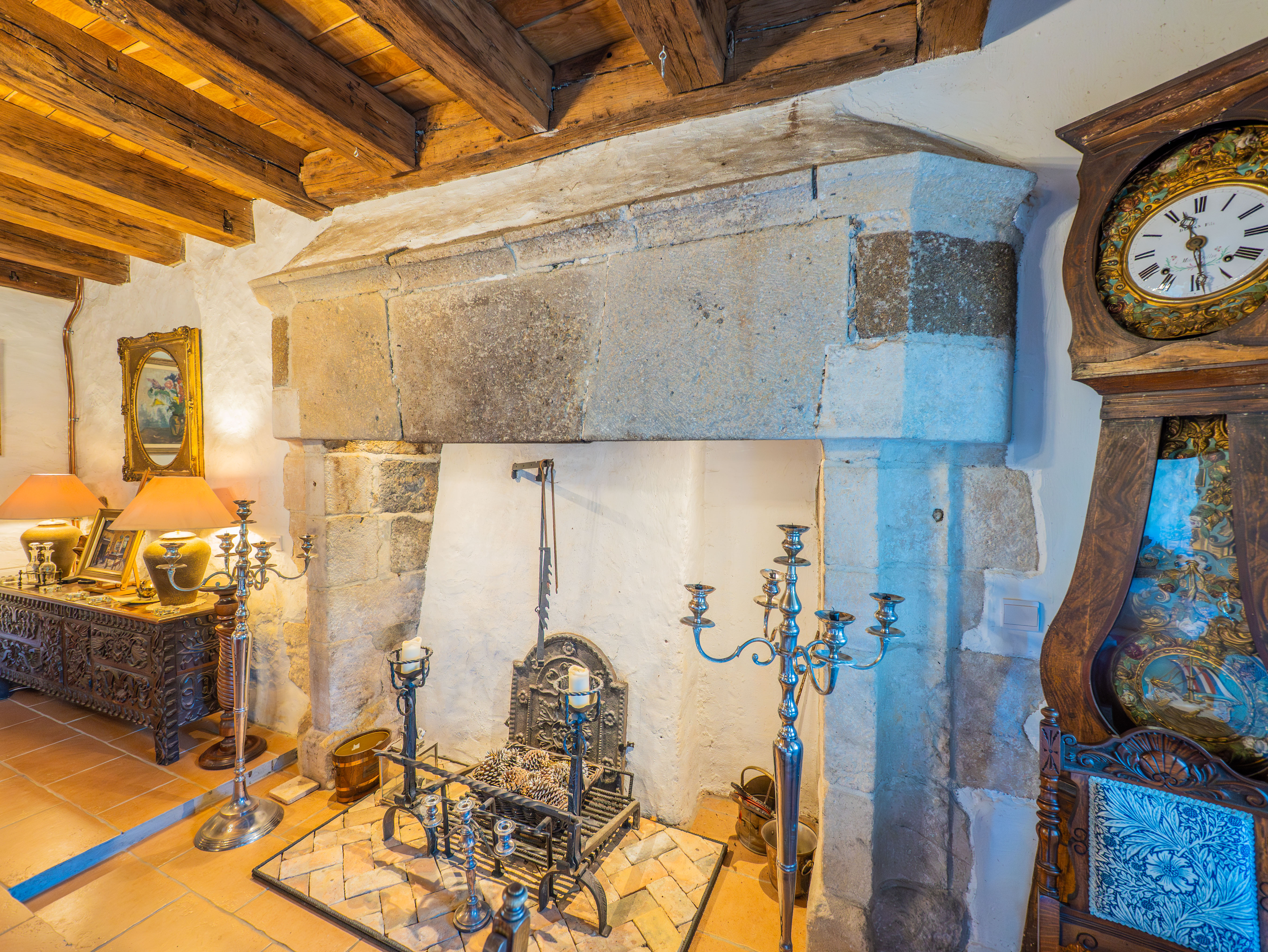 Propriété en France à vendre à Brigueil-le-Chantre, Vienne - &#8364;990 150 - photo 