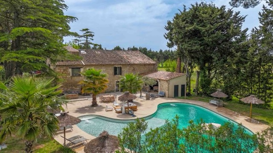 French property for sale in Rognonas, Bouches-du-Rhône - €1,600,000 - photo 
